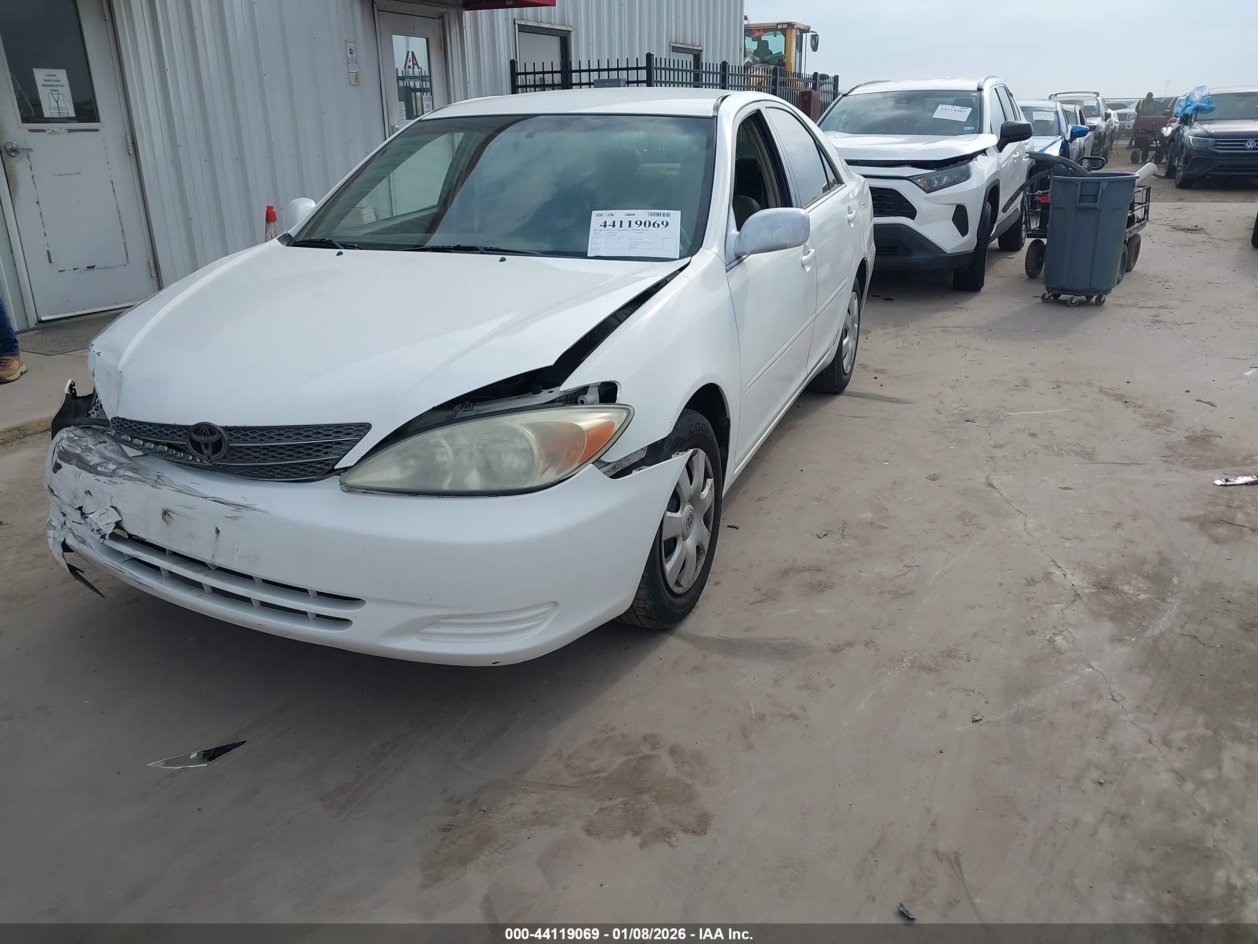 TOYOTA CAMRY image 2