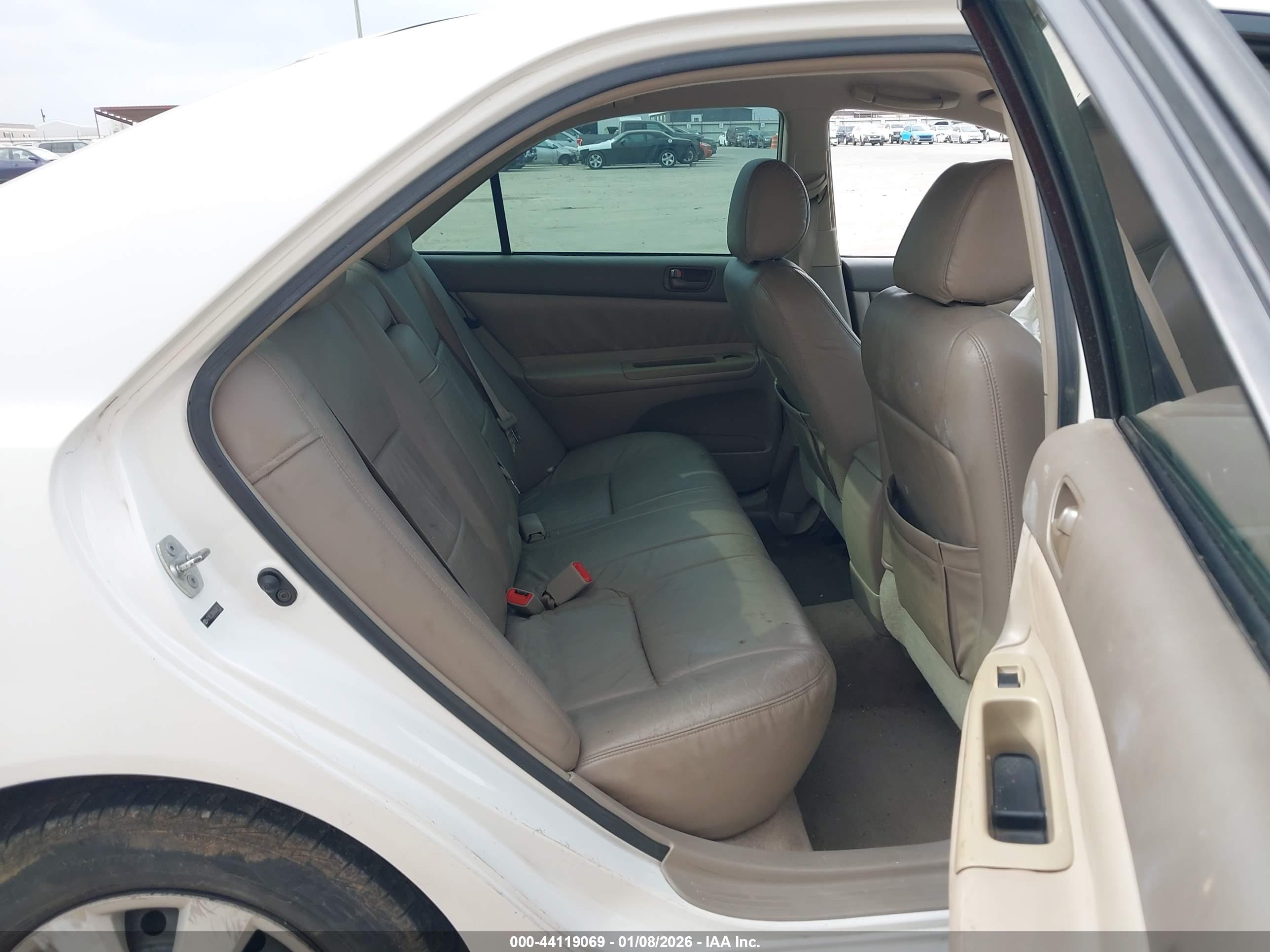 TOYOTA CAMRY image 8