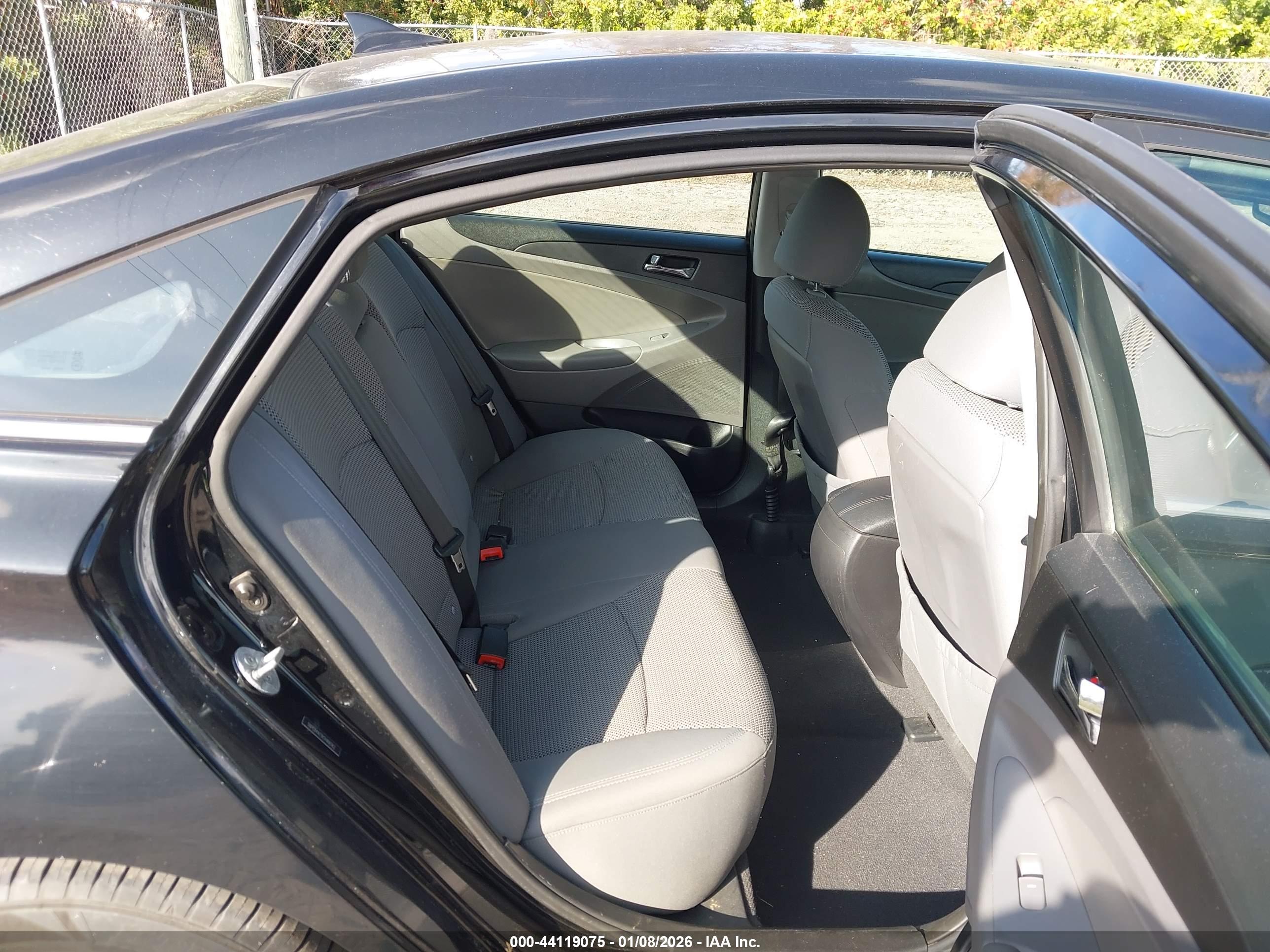 HYUNDAI SONATA image 8