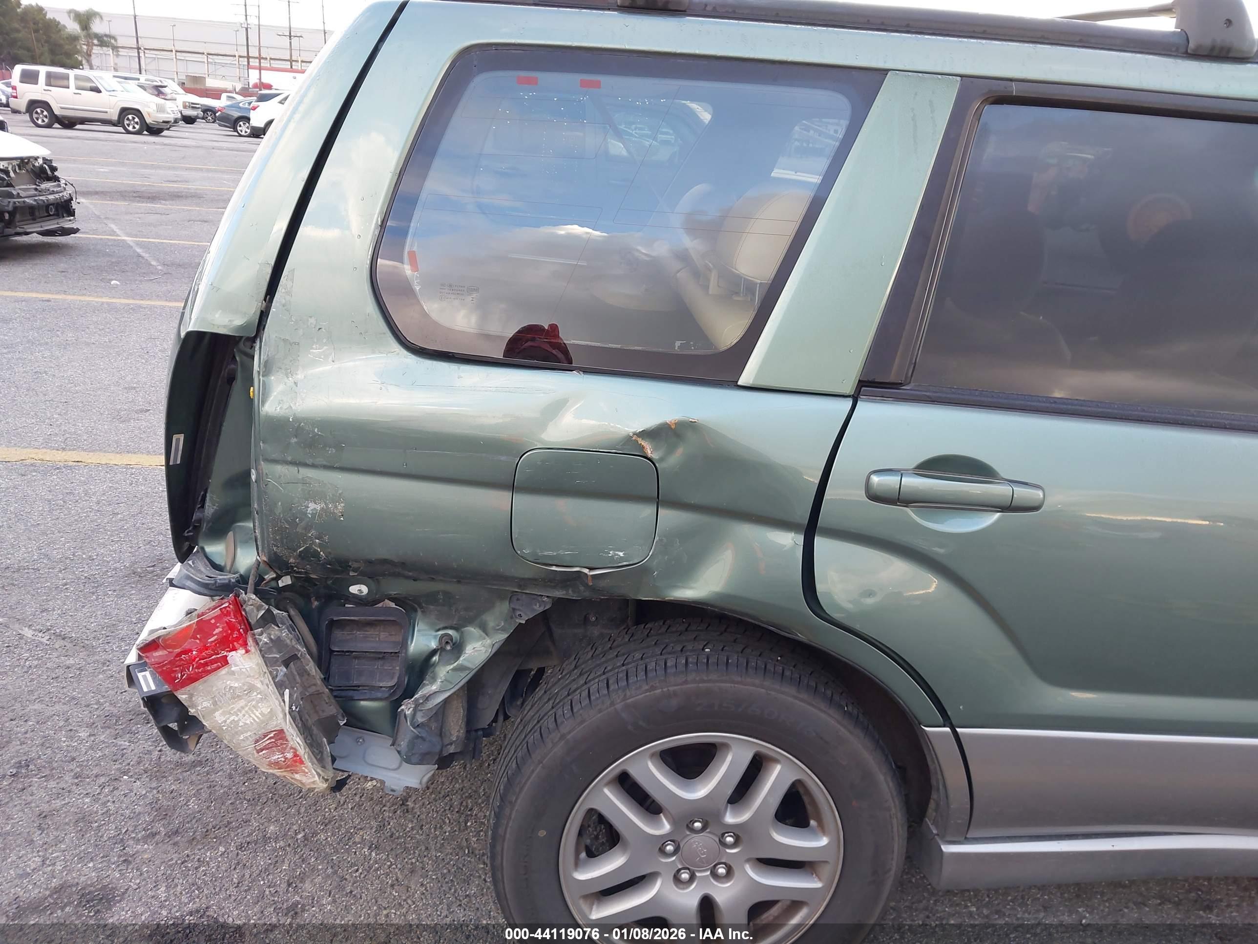 SUBARU FORESTER image 6