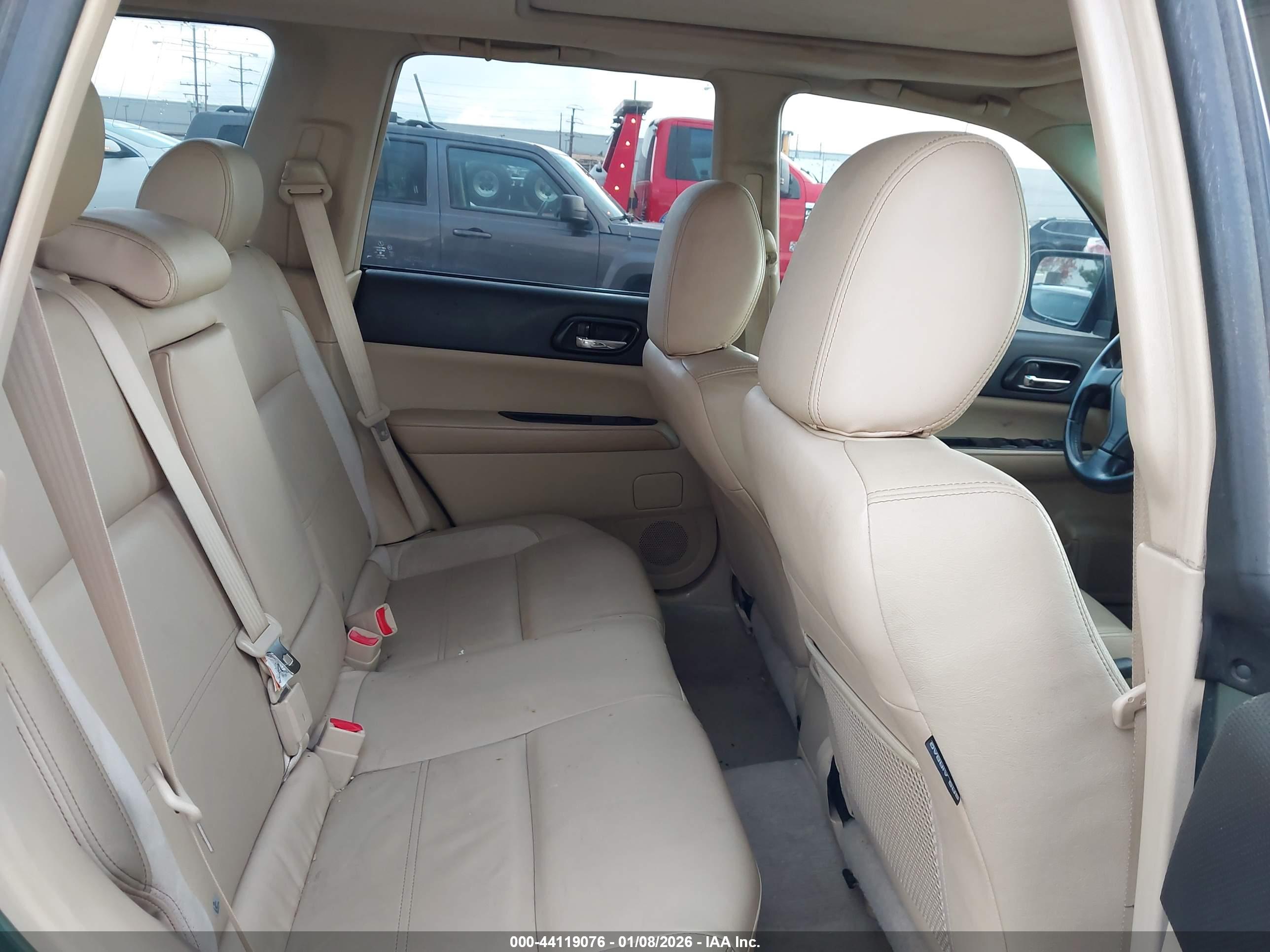 SUBARU FORESTER image 8