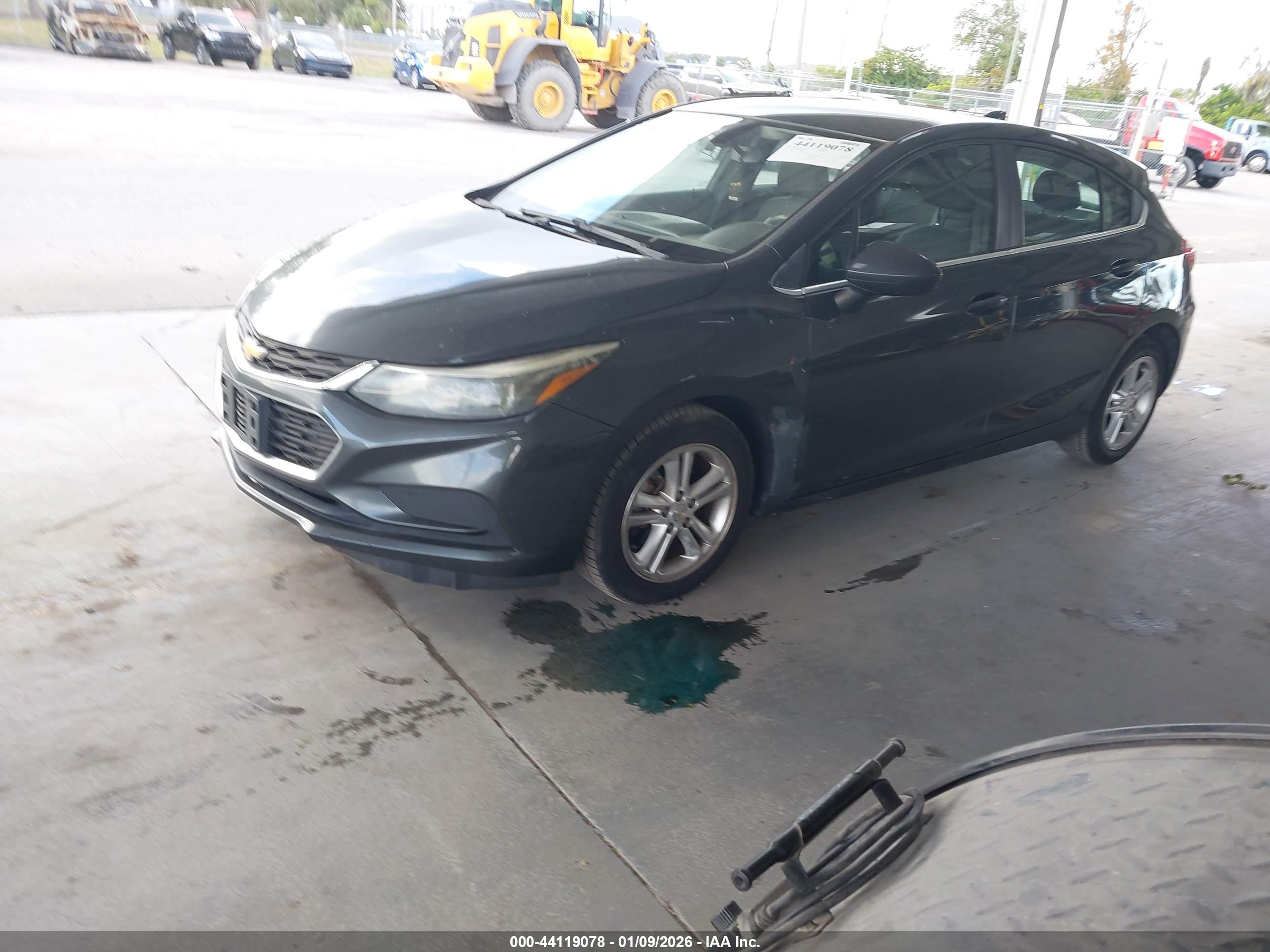 CHEVROLET CRUZE image 2
