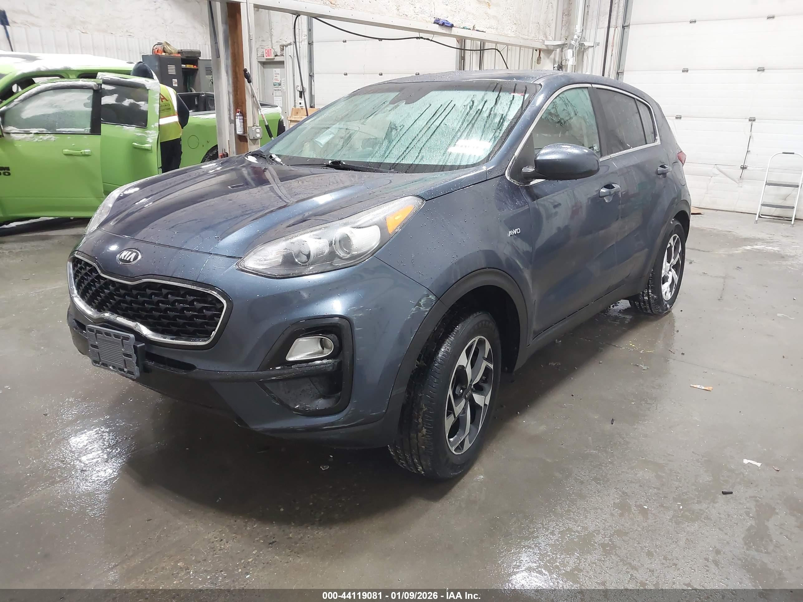 KIA SPORTAGE image 2