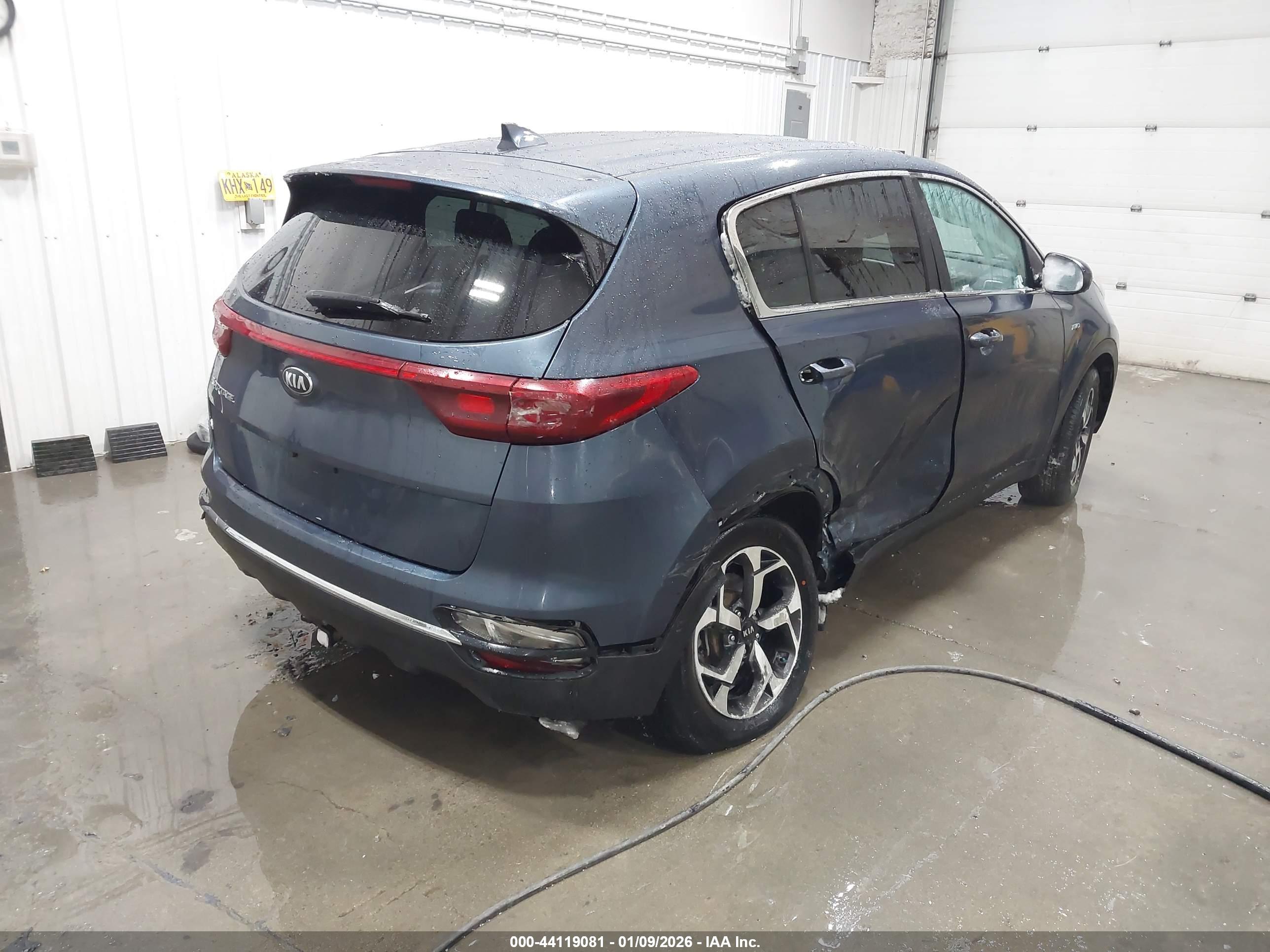 KIA SPORTAGE image 4