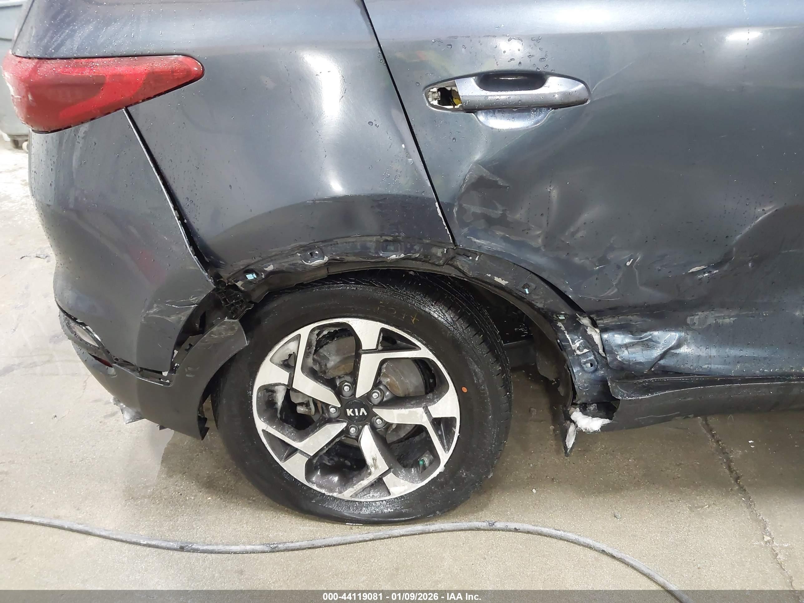 KIA SPORTAGE image 6