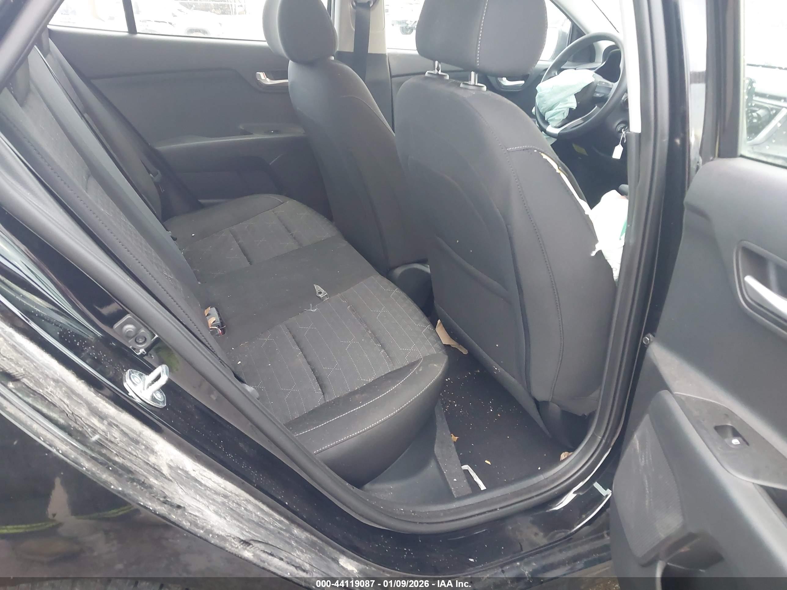 KIA RIO image 8