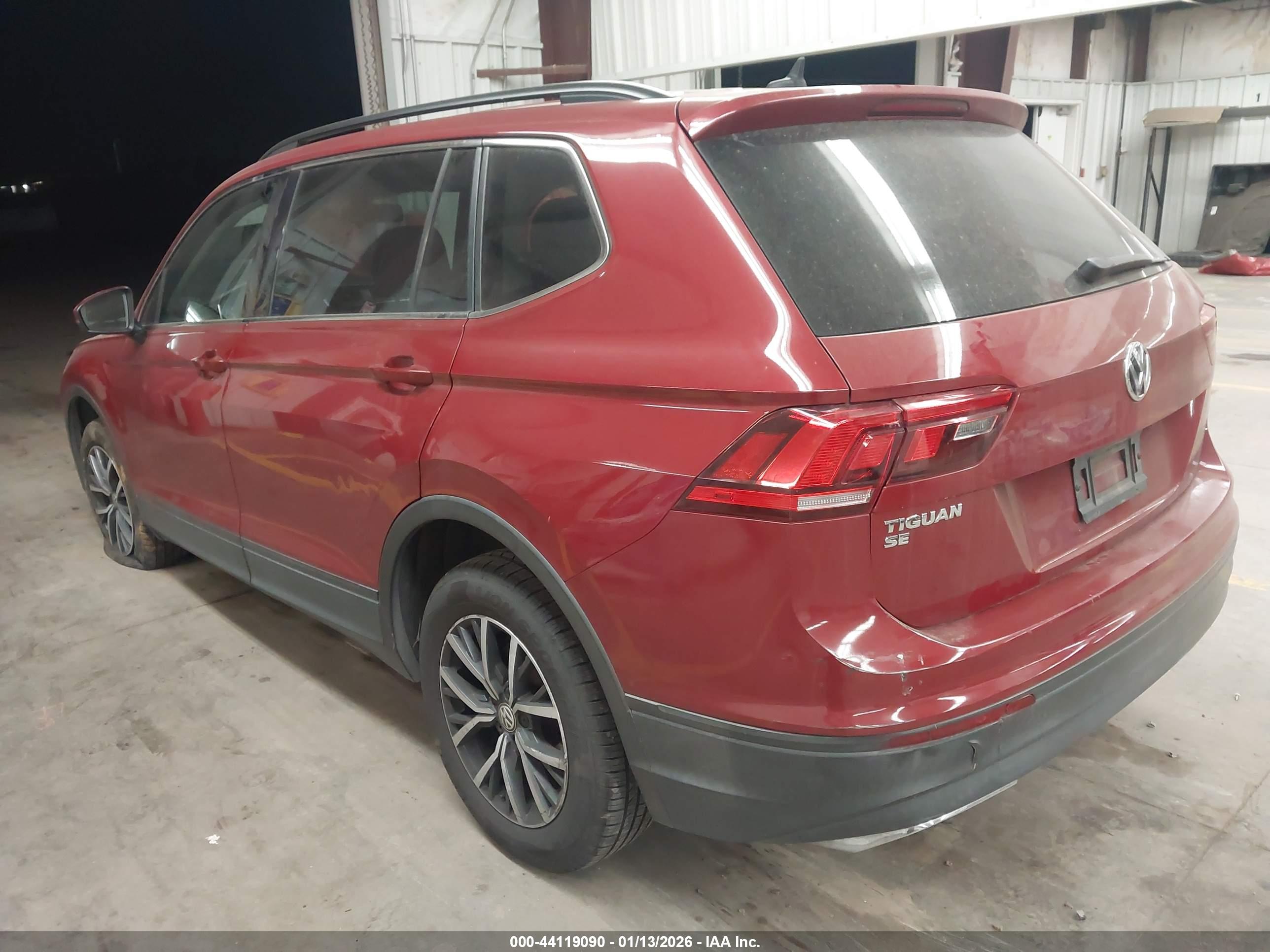 VOLKSWAGEN TIGUAN image 3