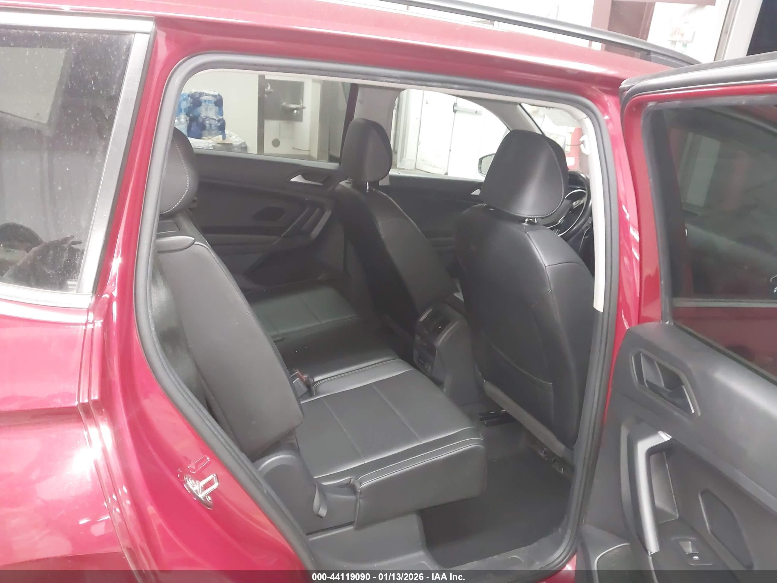 VOLKSWAGEN TIGUAN image 8