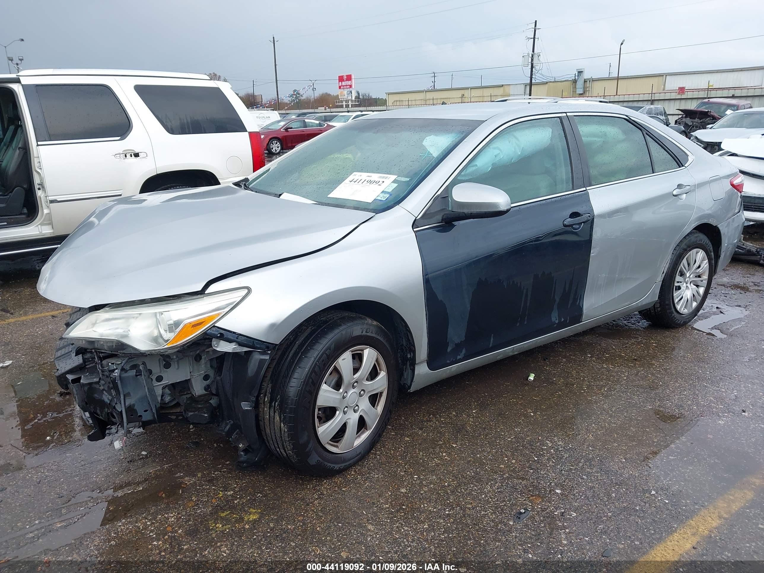 TOYOTA CAMRY image 2