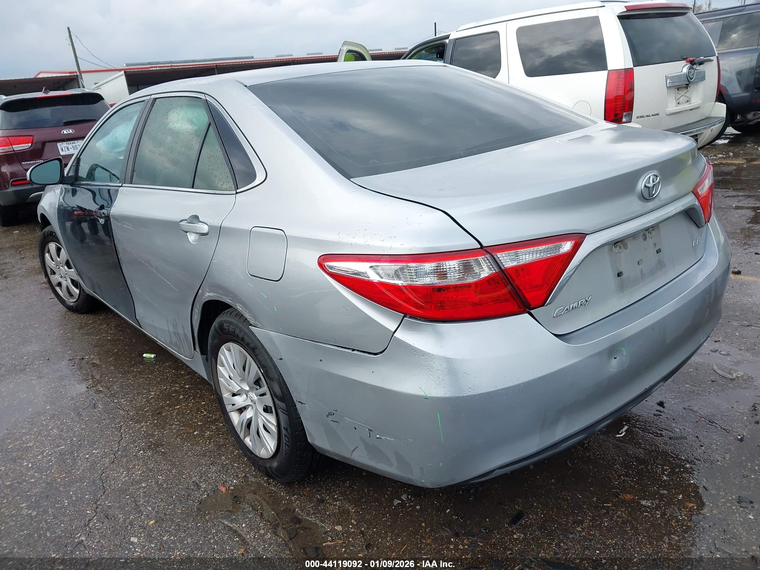 TOYOTA CAMRY image 3