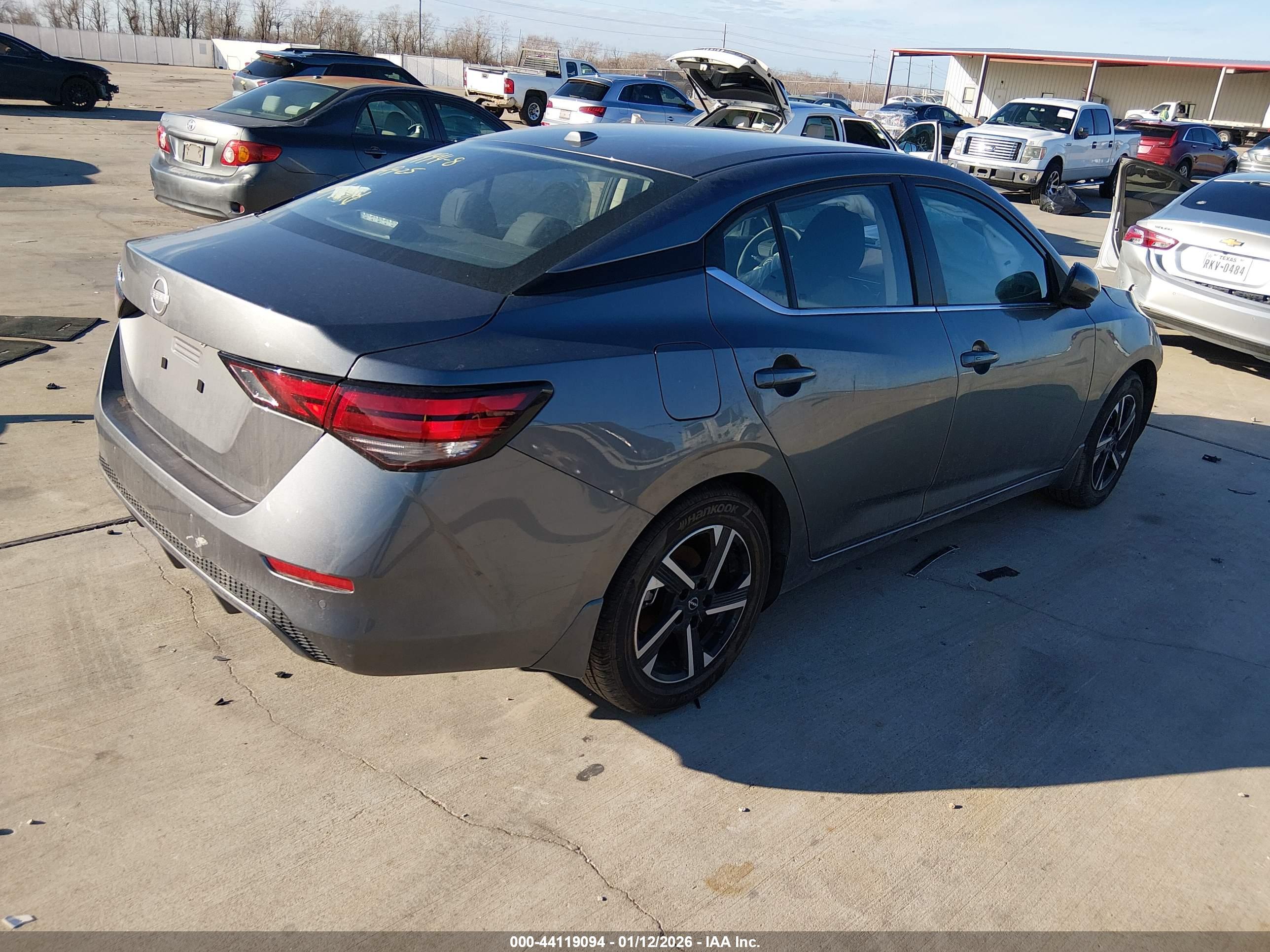 NISSAN SENTRA image 4