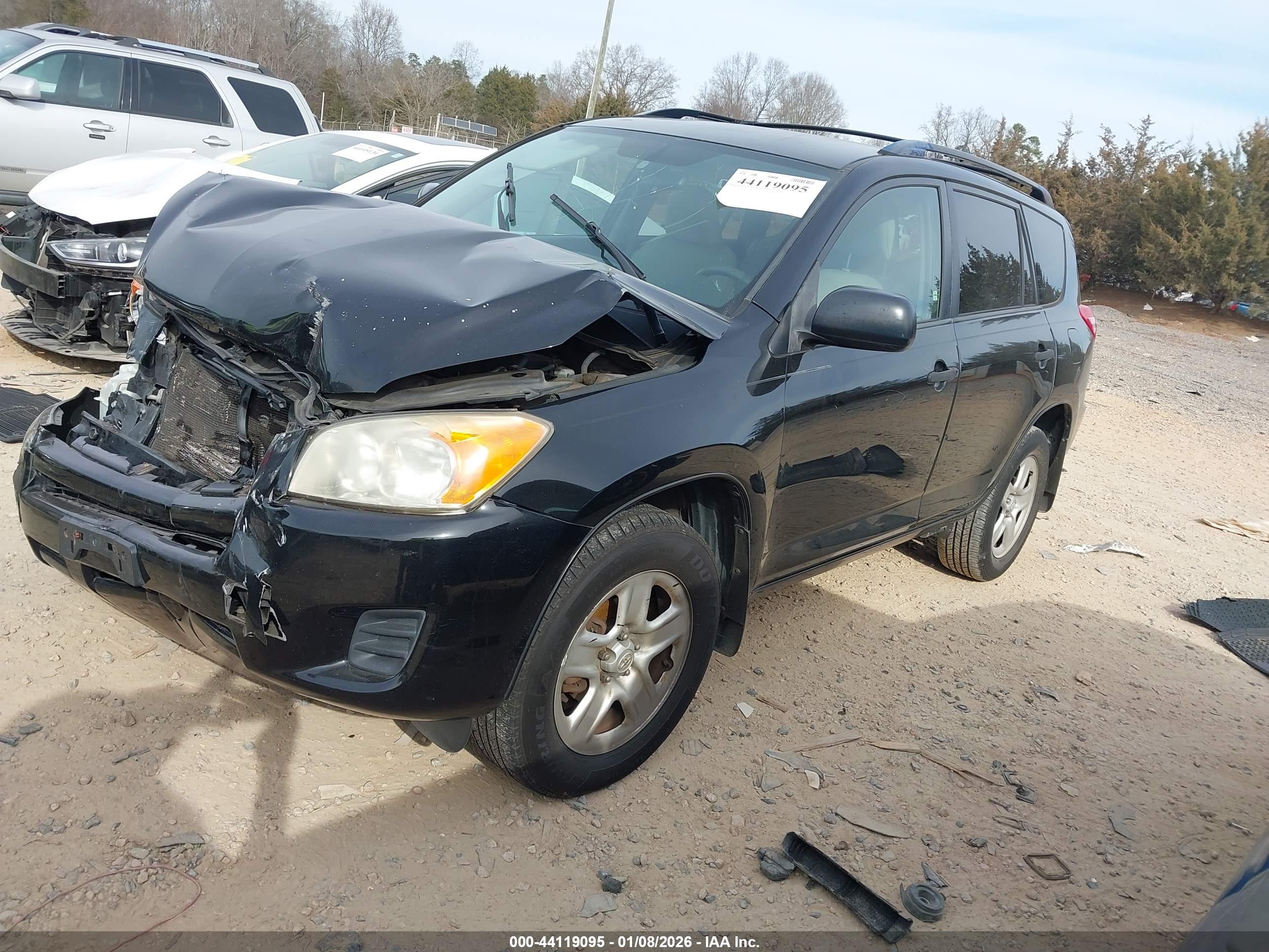 TOYOTA RAV4 image 2