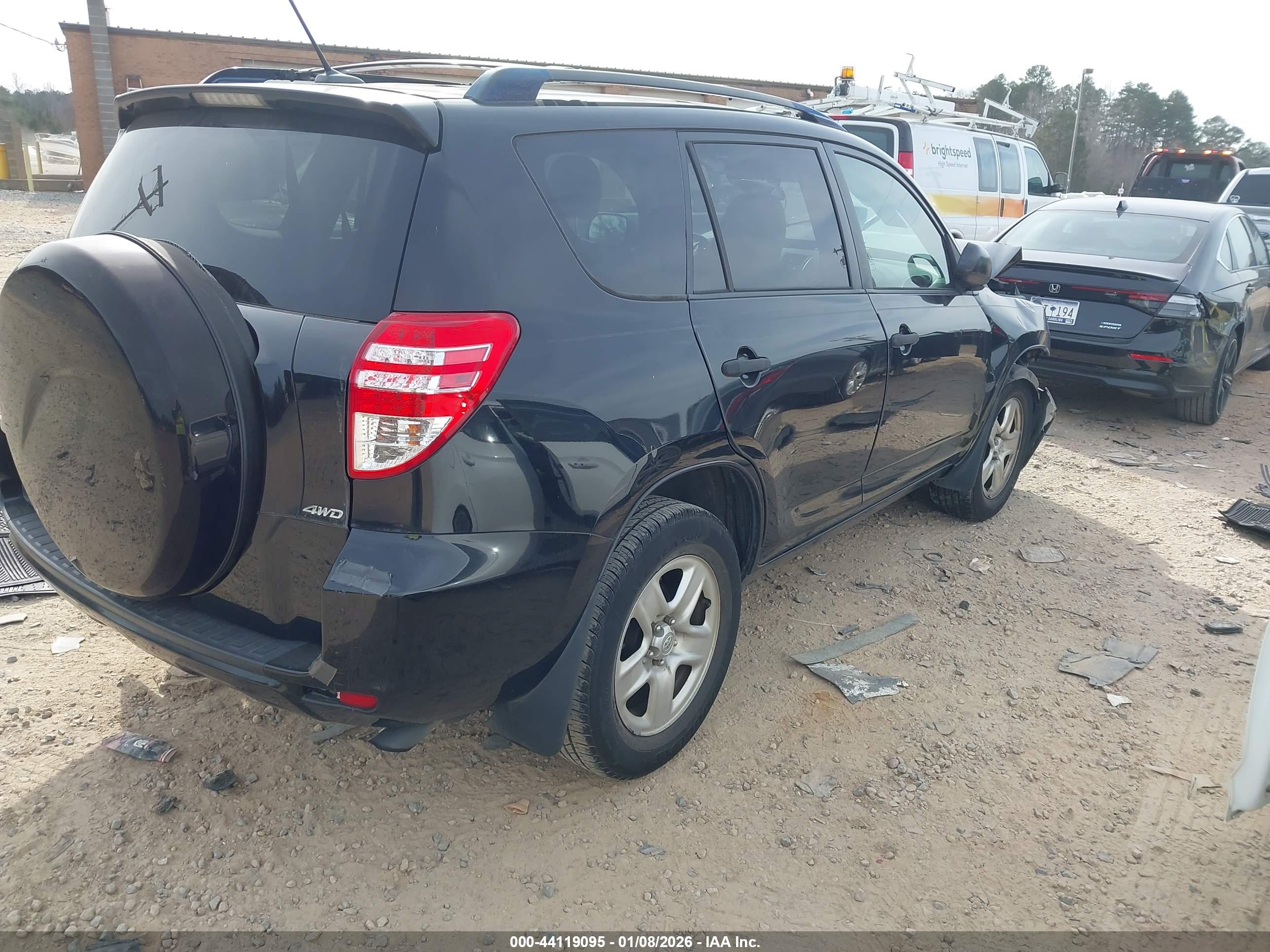 TOYOTA RAV4 image 4
