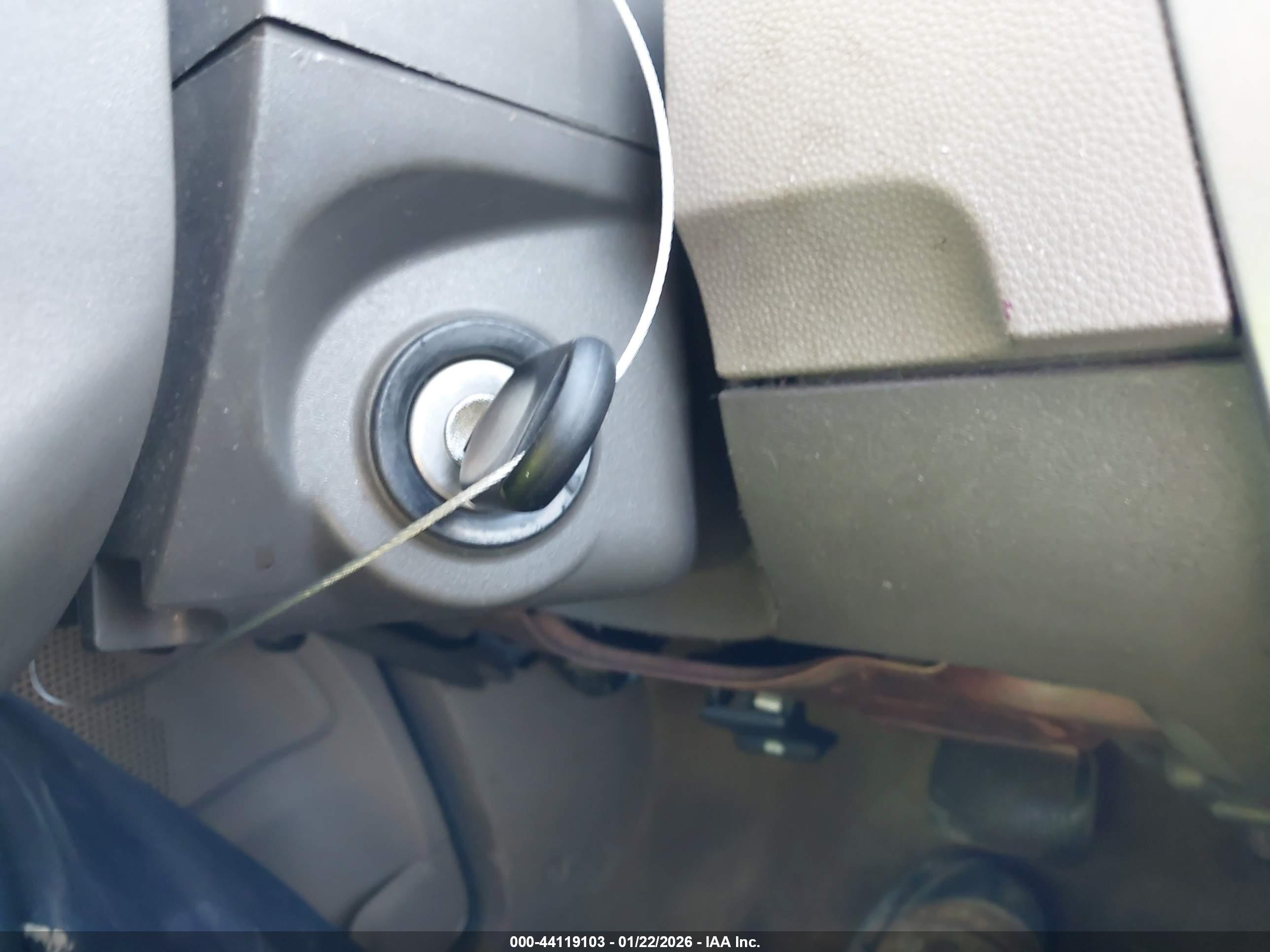 FORD FUSION image 11