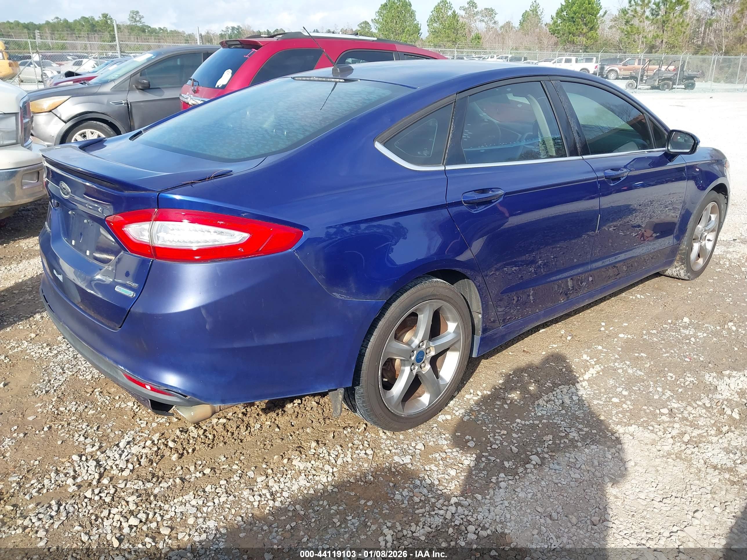 FORD FUSION image 4