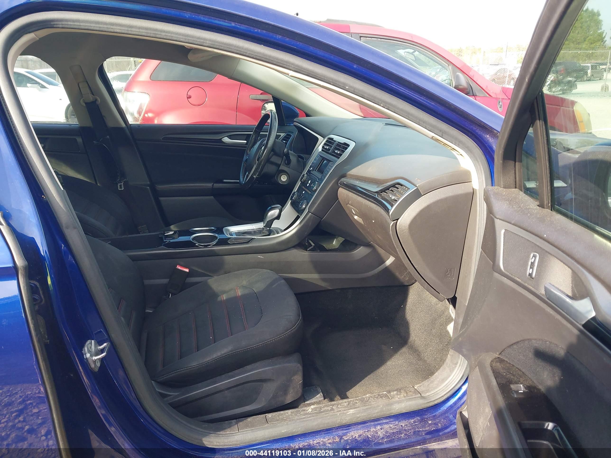 FORD FUSION image 5