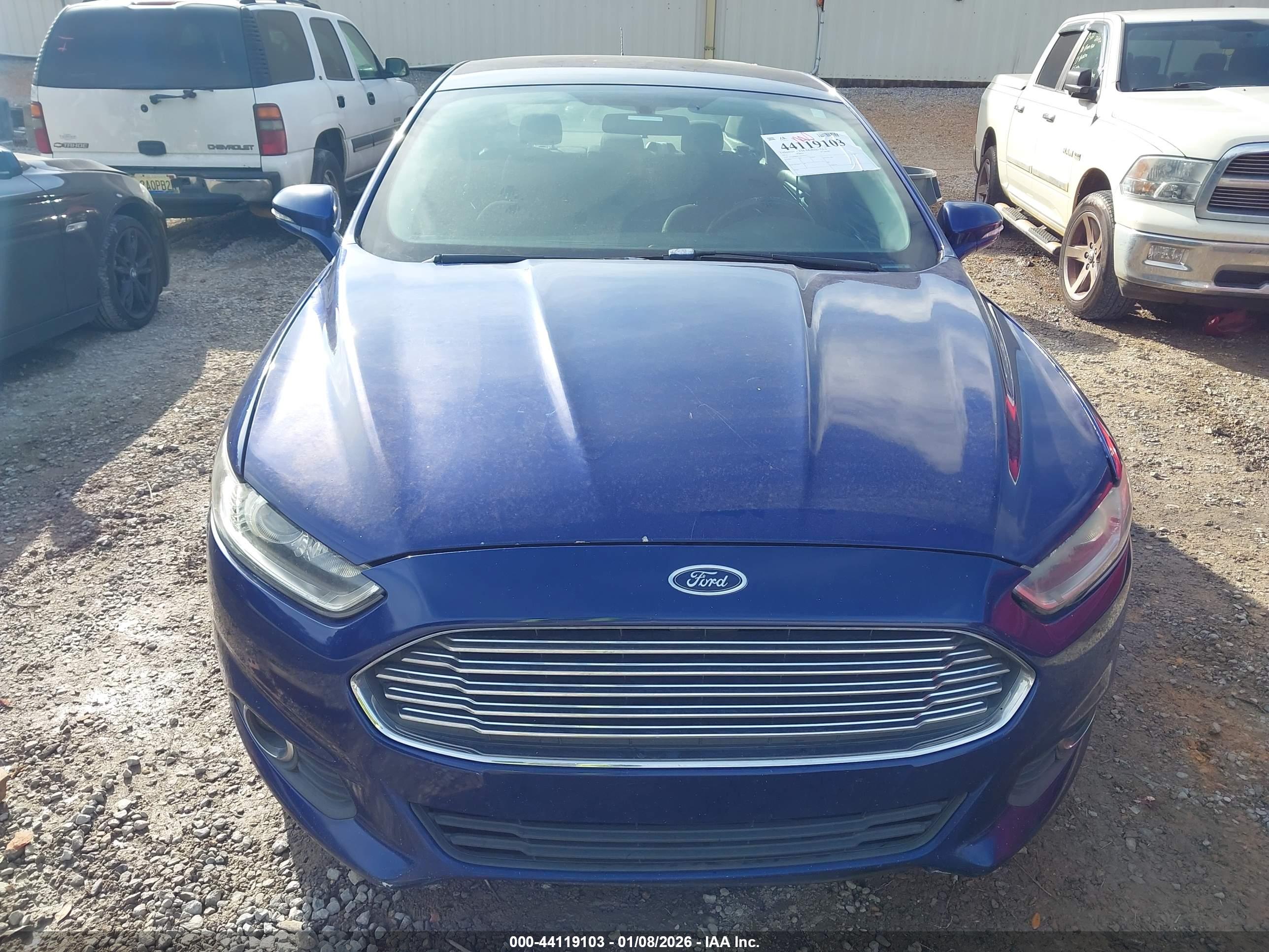 FORD FUSION image 6