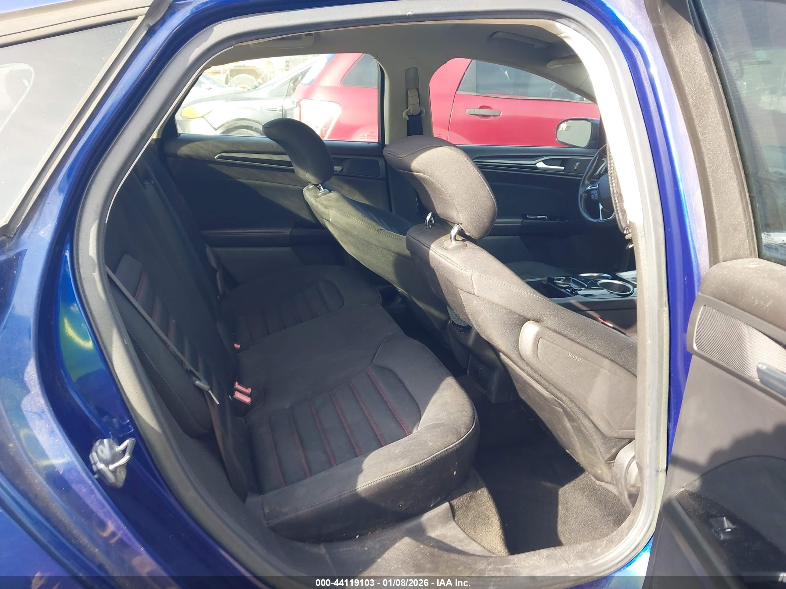 FORD FUSION image 8