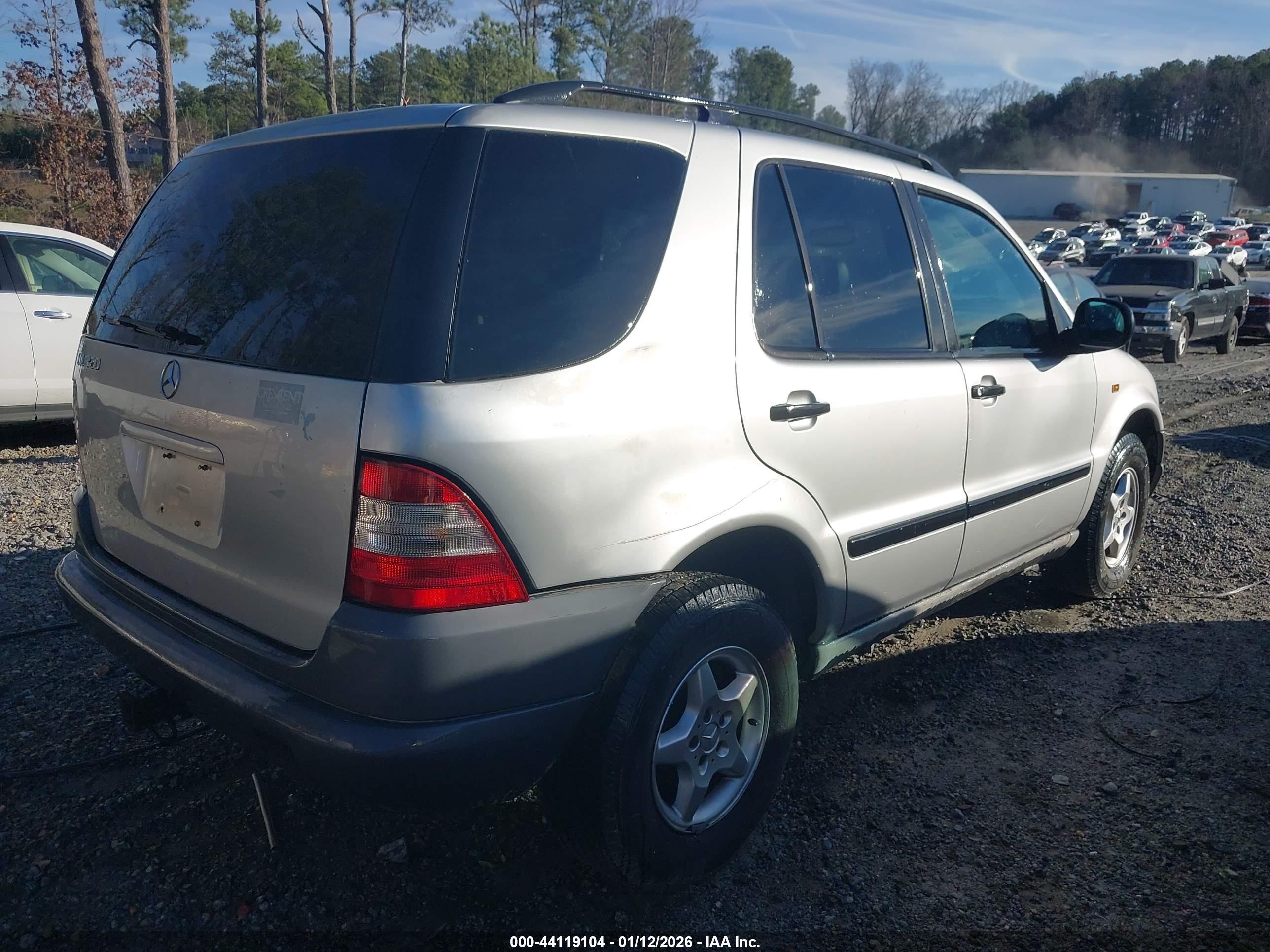 MERCEDES-BENZ ML image 4