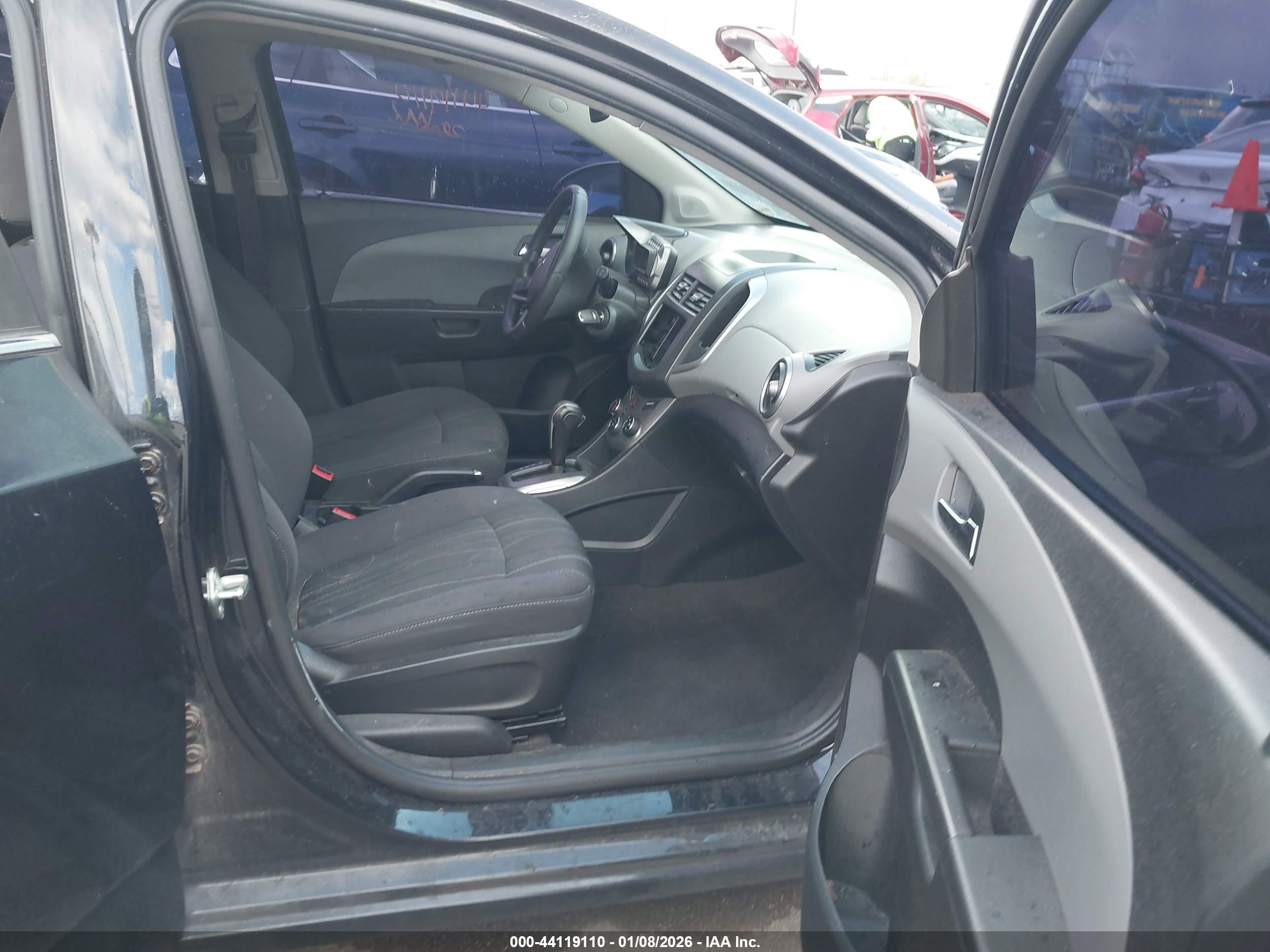 CHEVROLET SONIC image 5