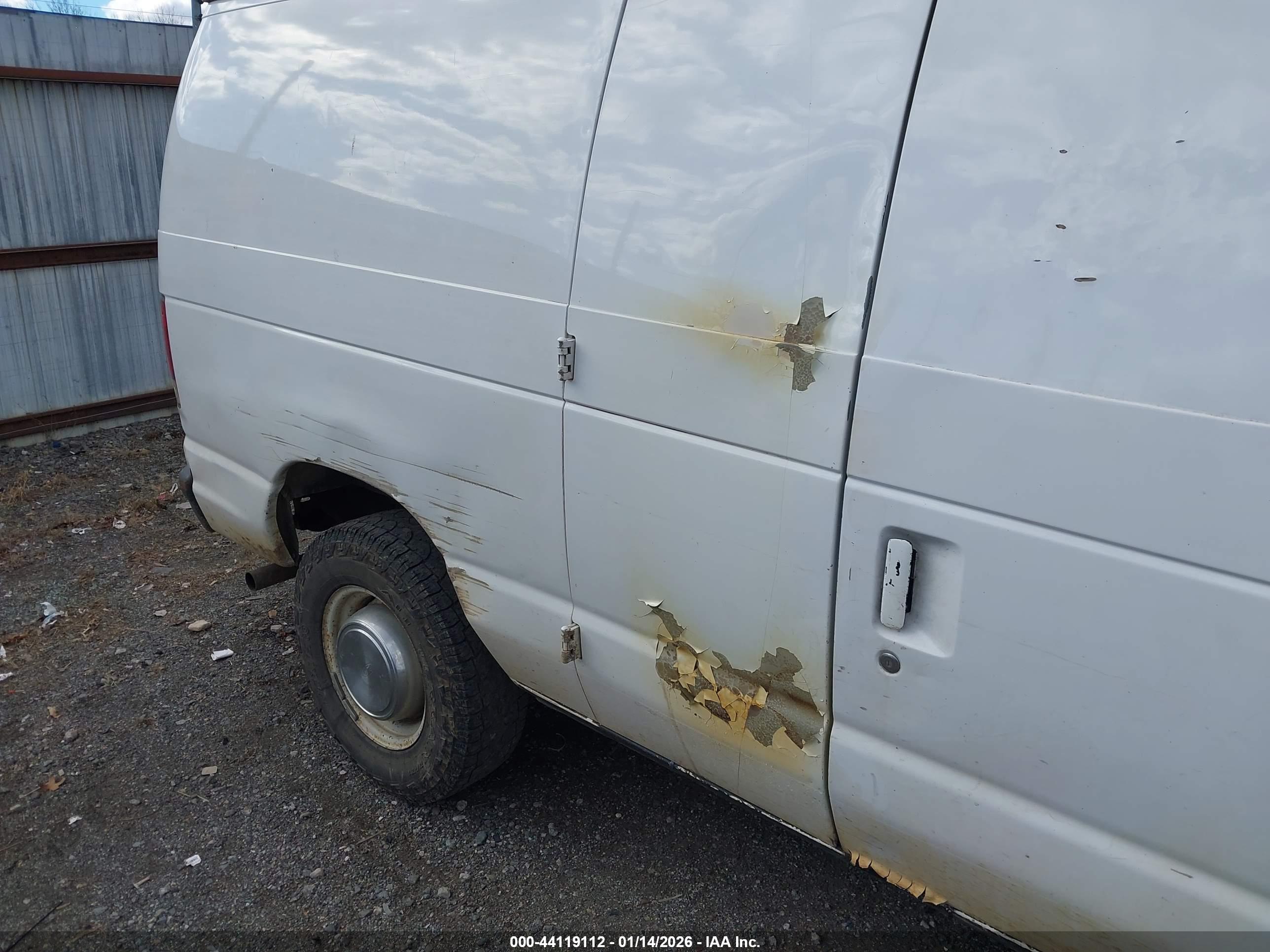 FORD E-250 image 6