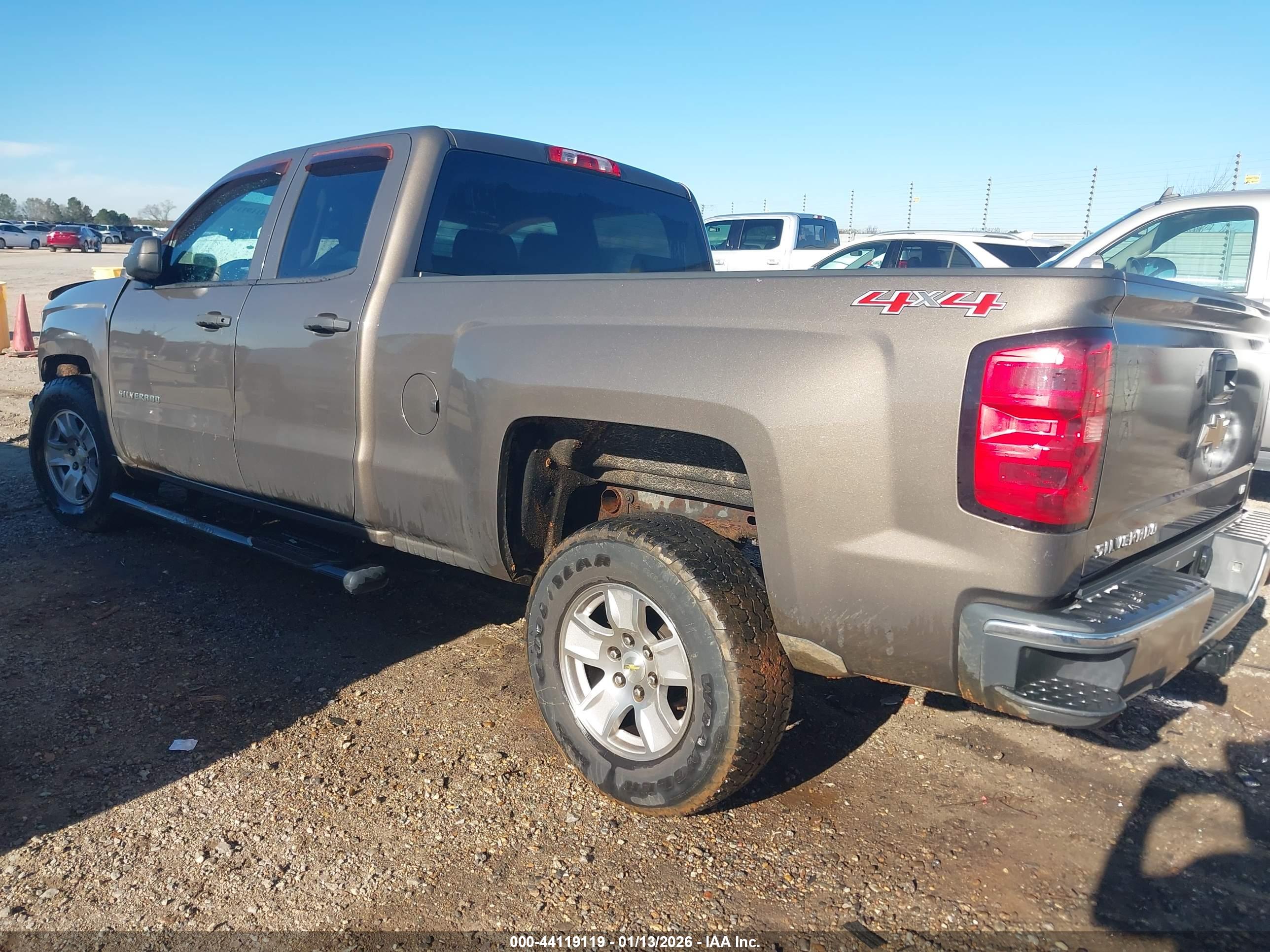 CHEVROLET SILVERADO image 3
