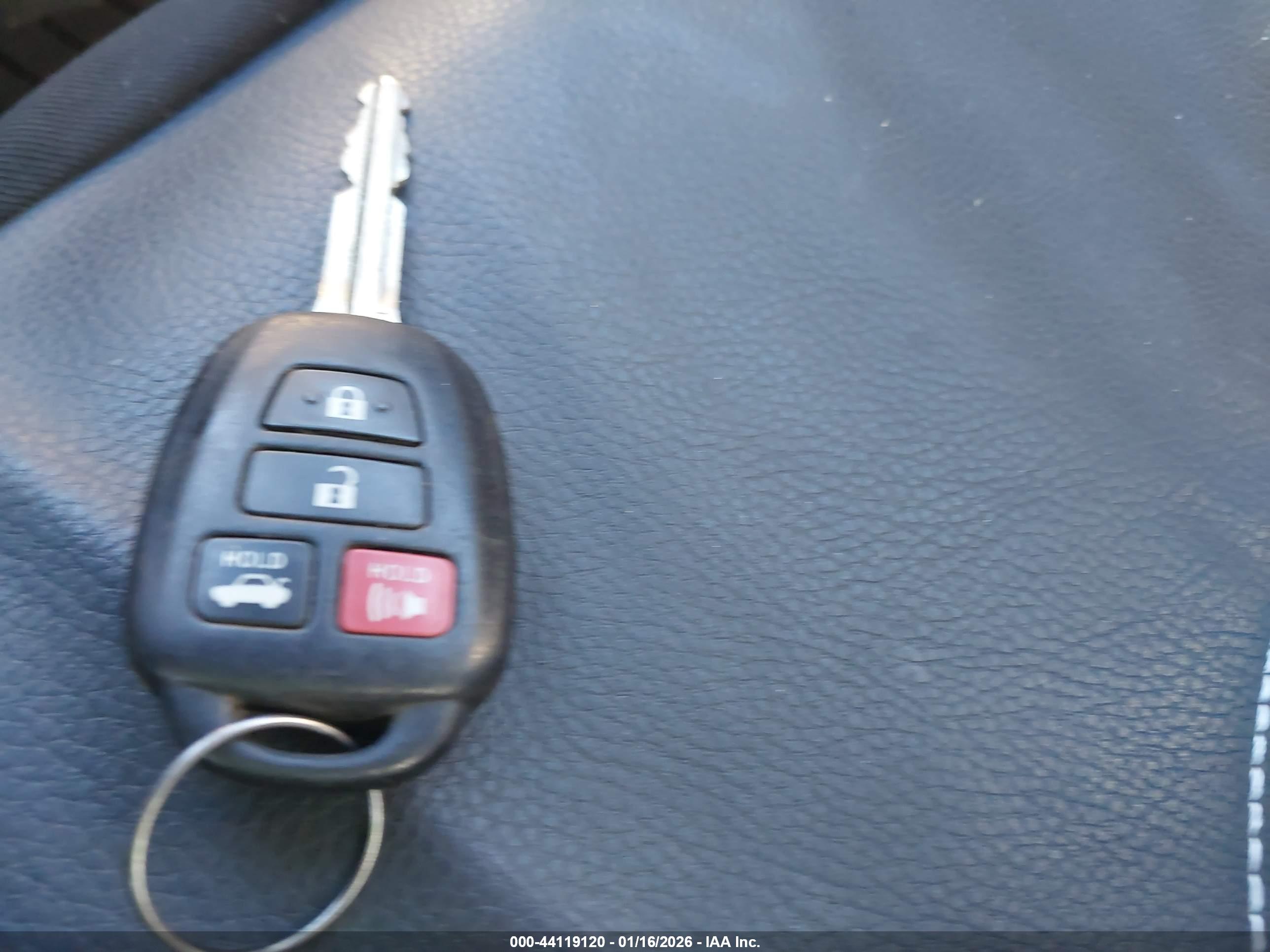 TOYOTA CAMRY image 11