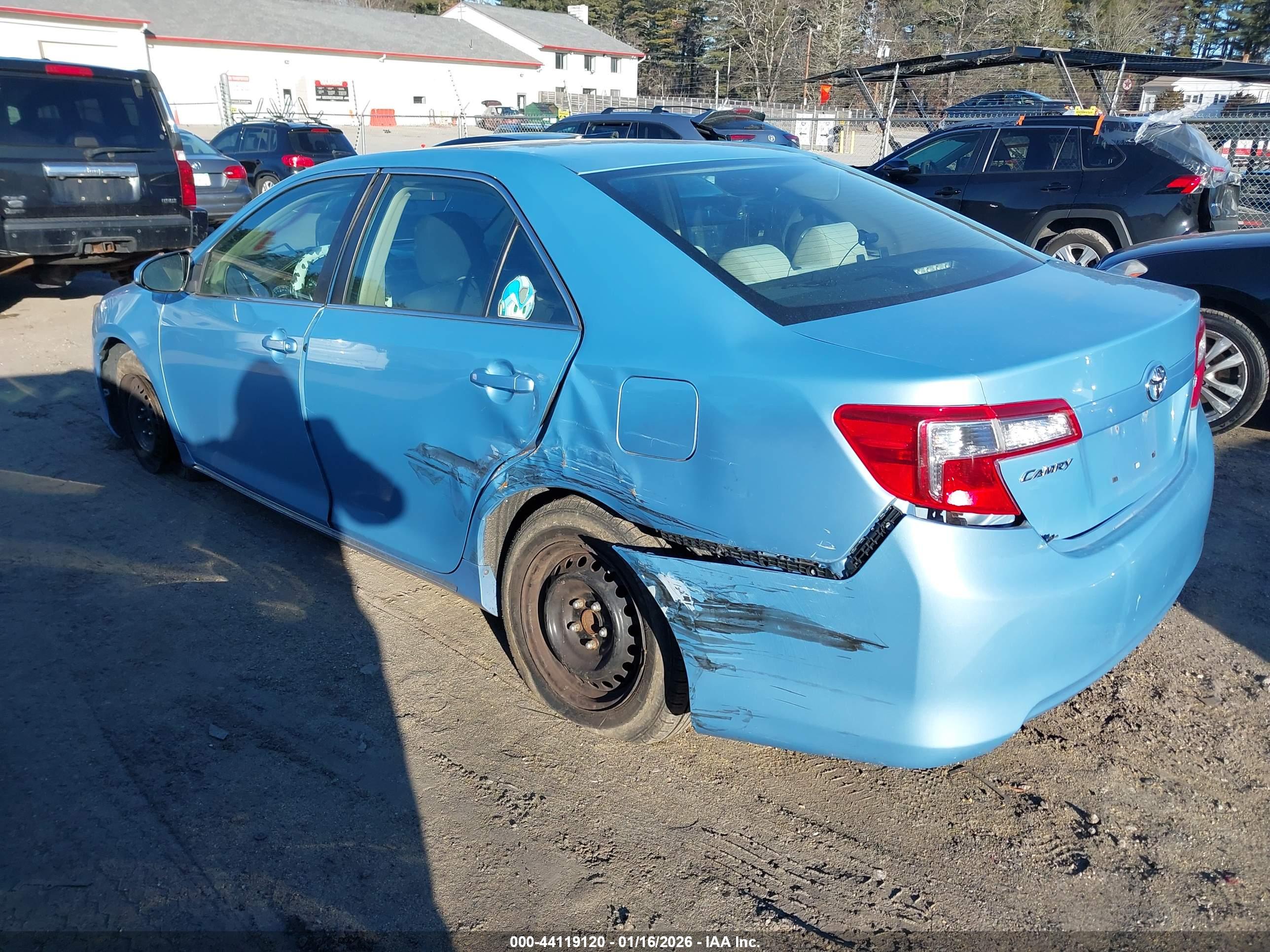 TOYOTA CAMRY image 3