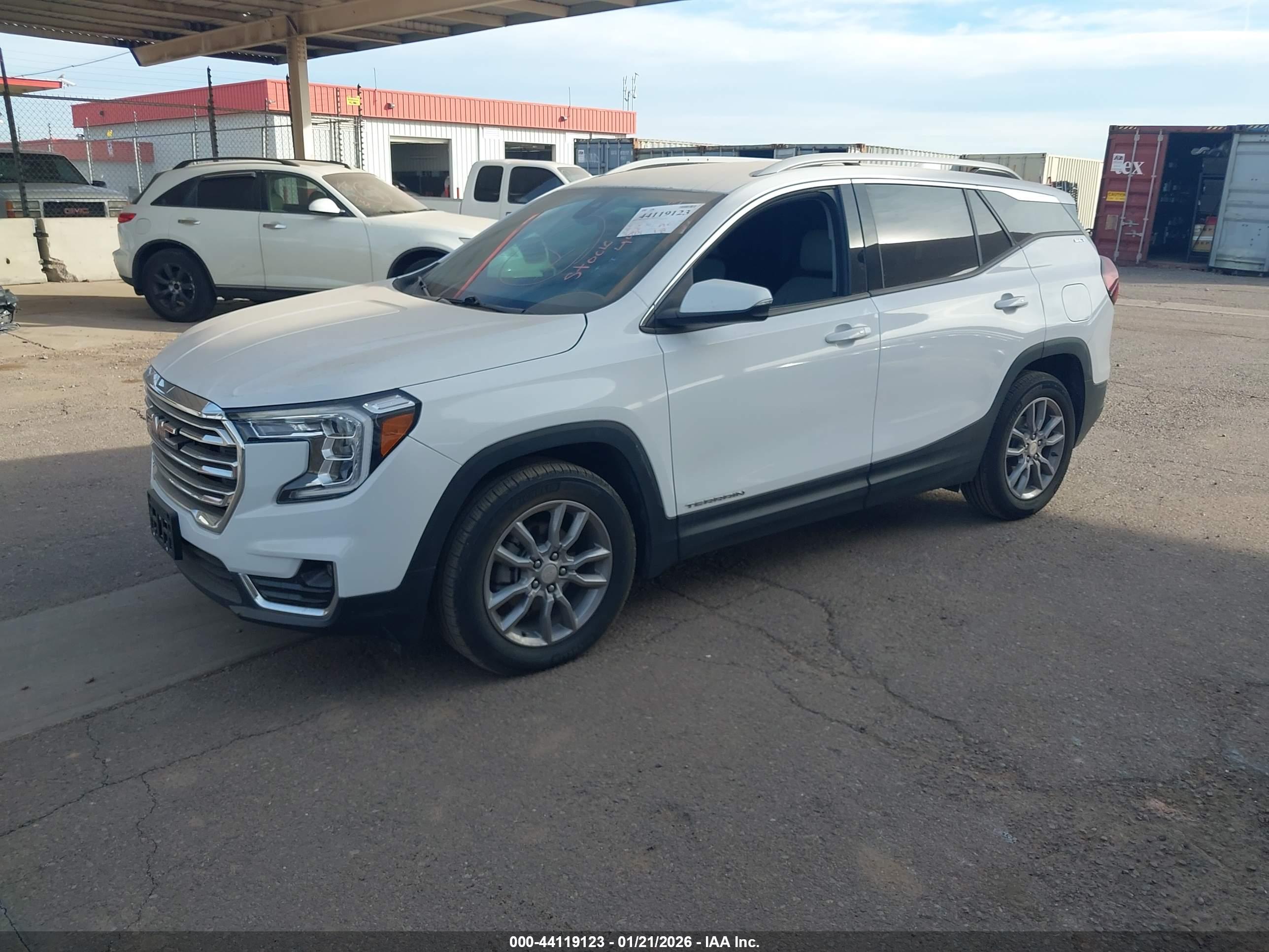 GMC TERRAIN image 2