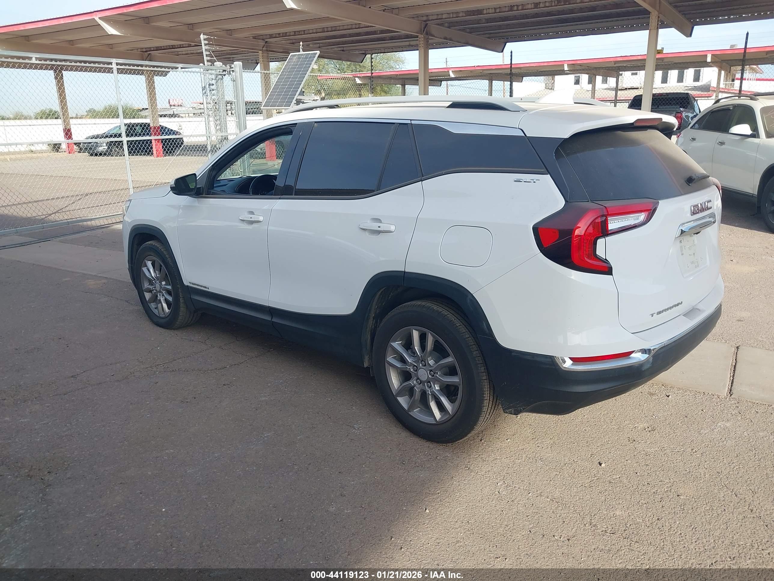GMC TERRAIN image 3