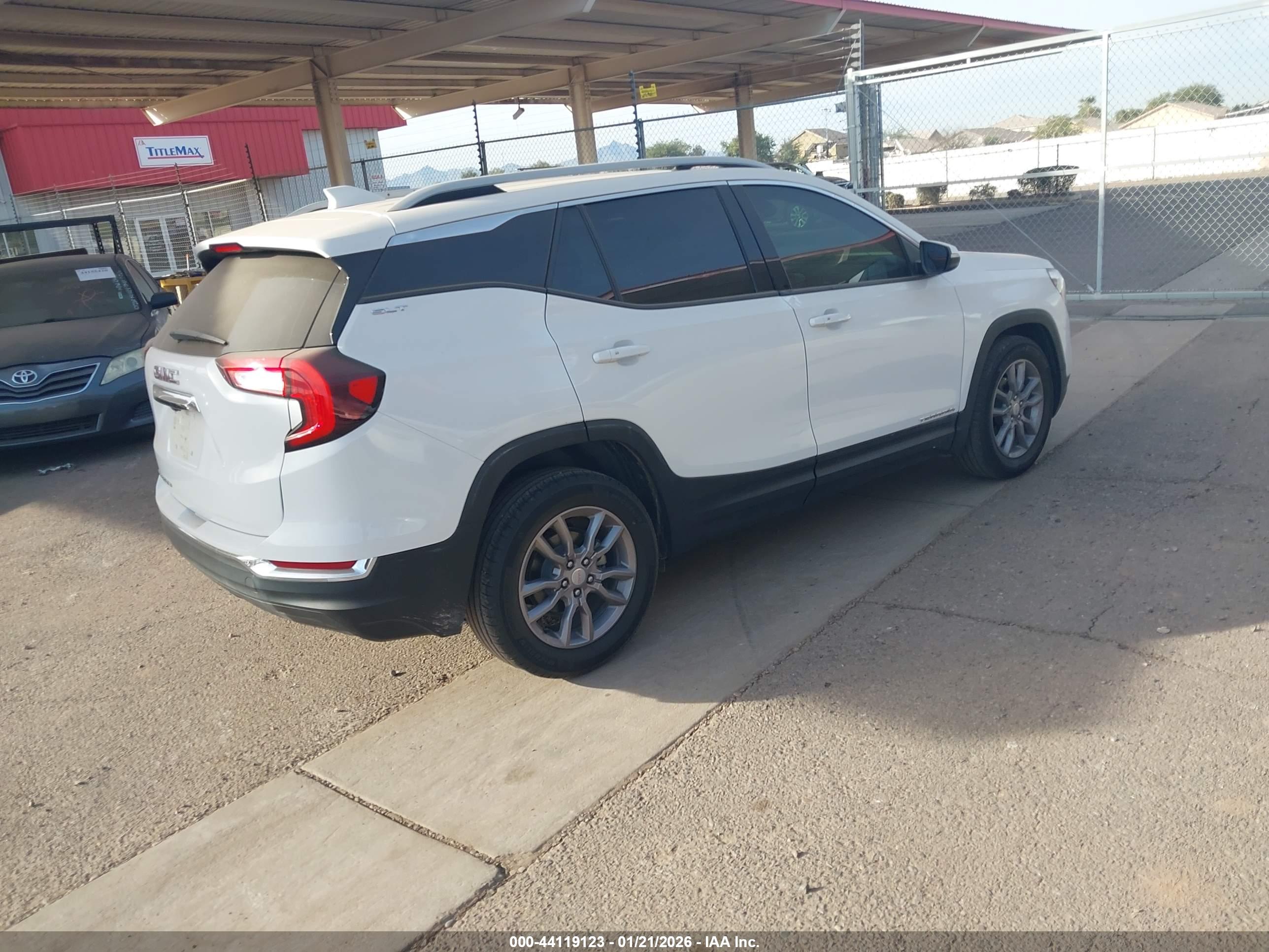 GMC TERRAIN image 4