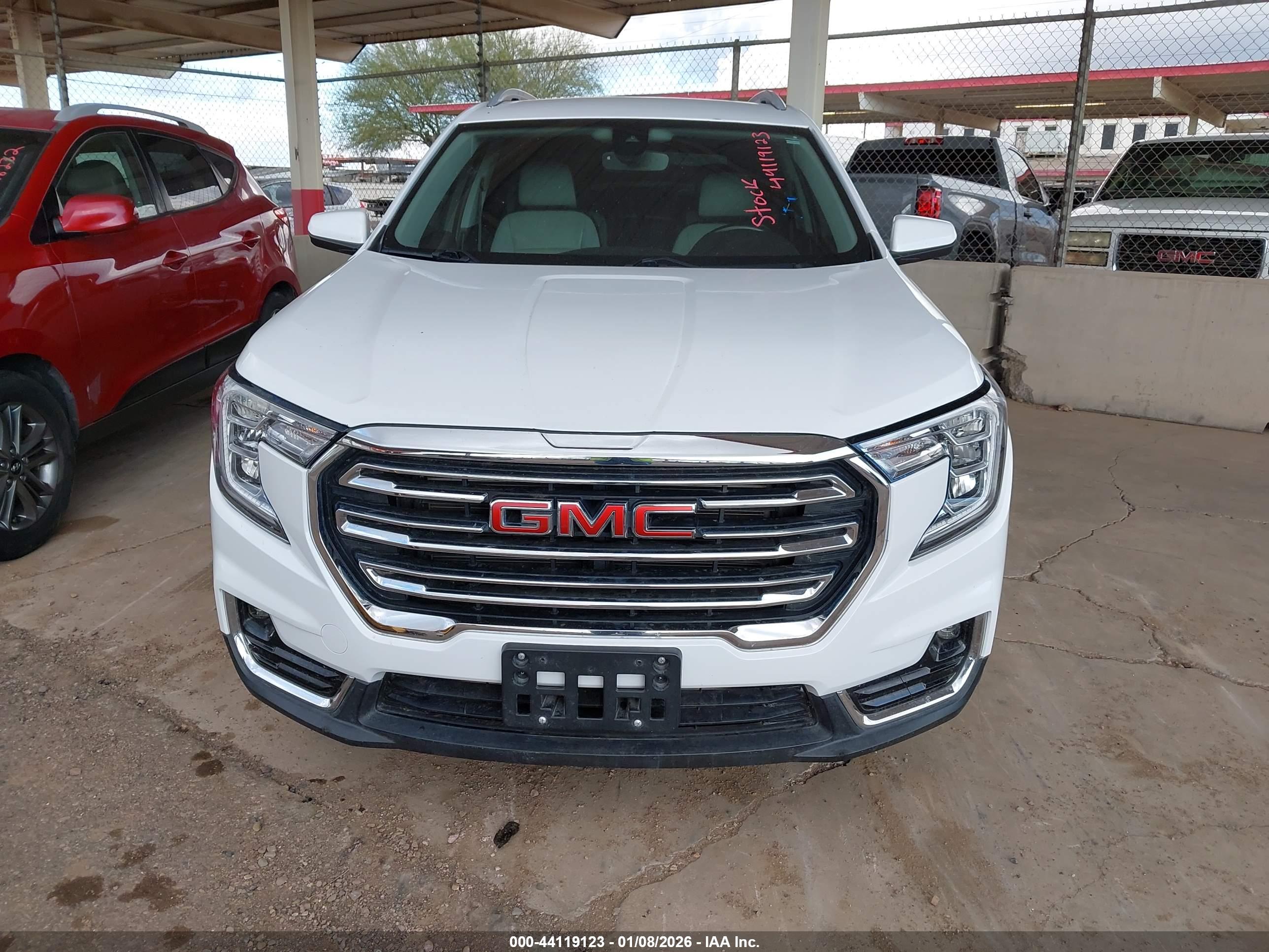 GMC TERRAIN image 6