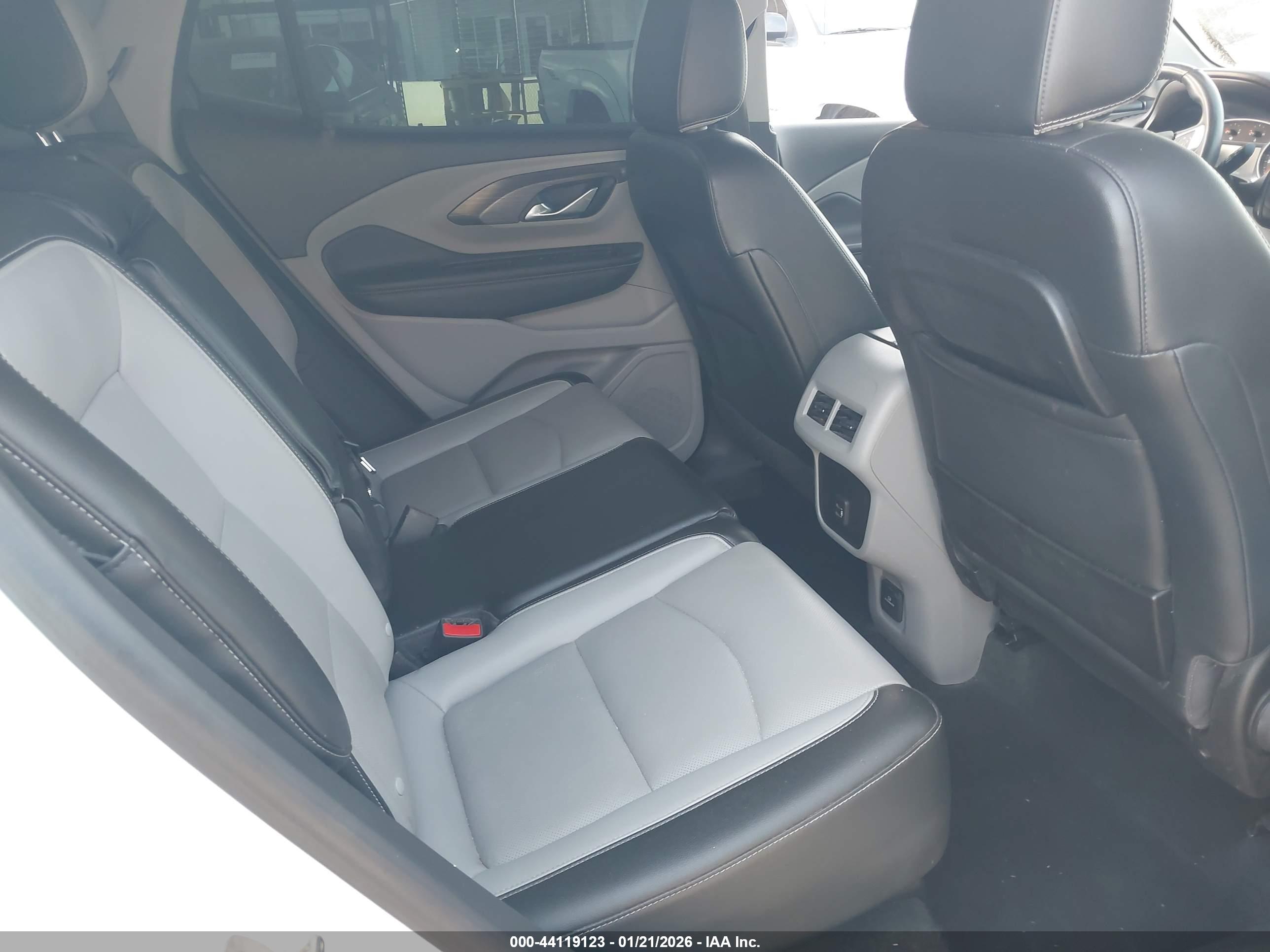 GMC TERRAIN image 8