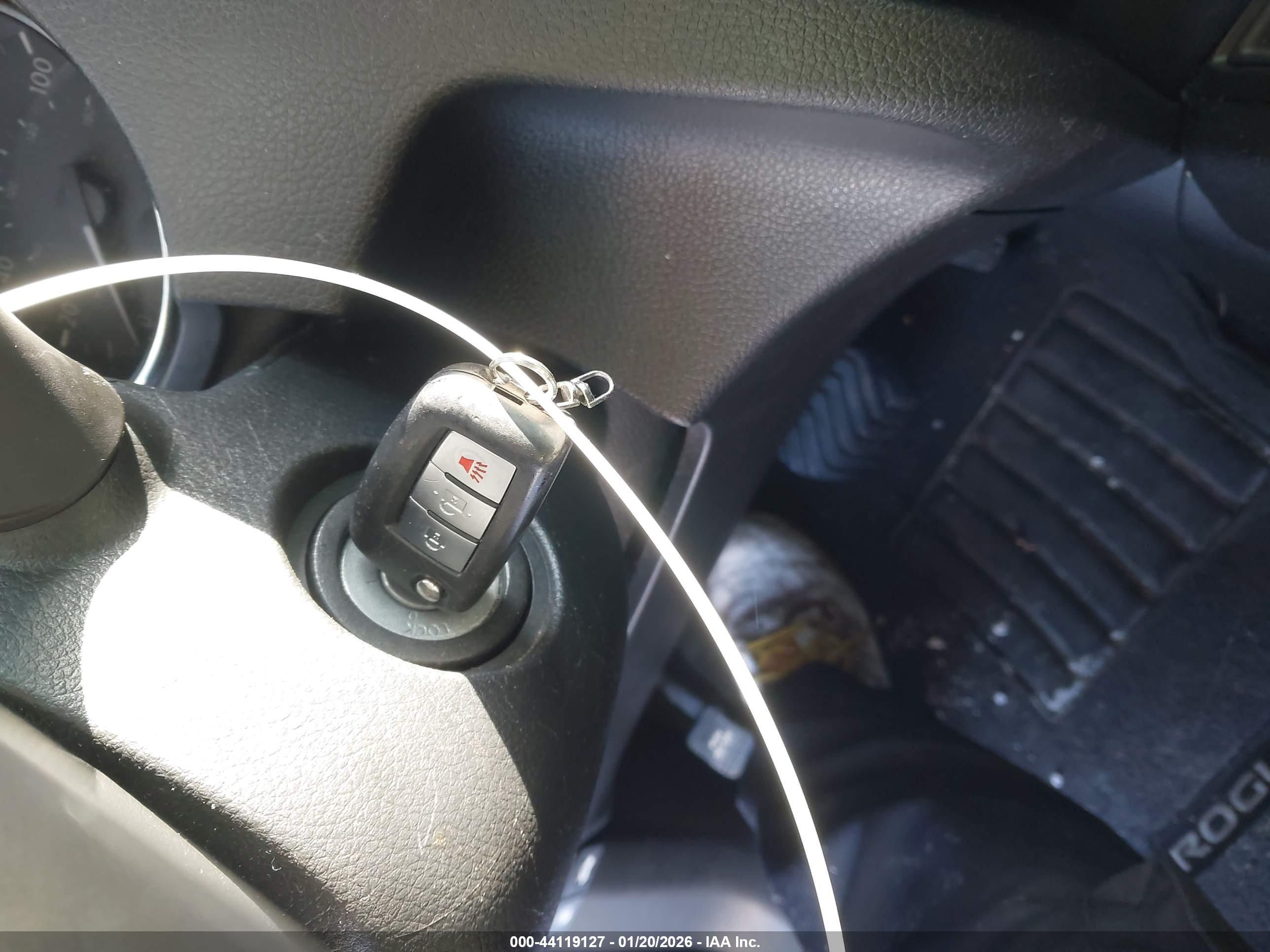 NISSAN ROGUE image 11