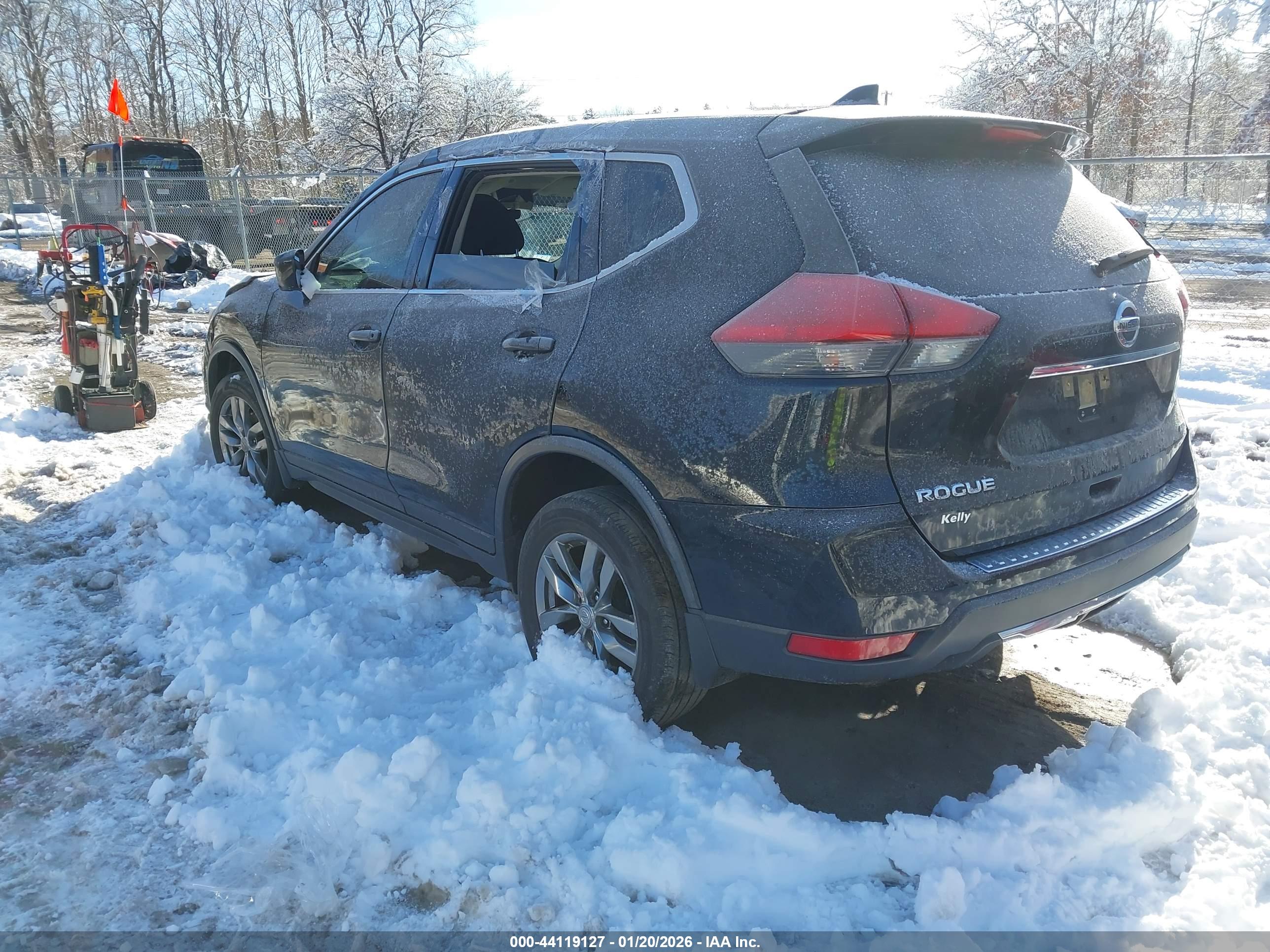 NISSAN ROGUE image 3