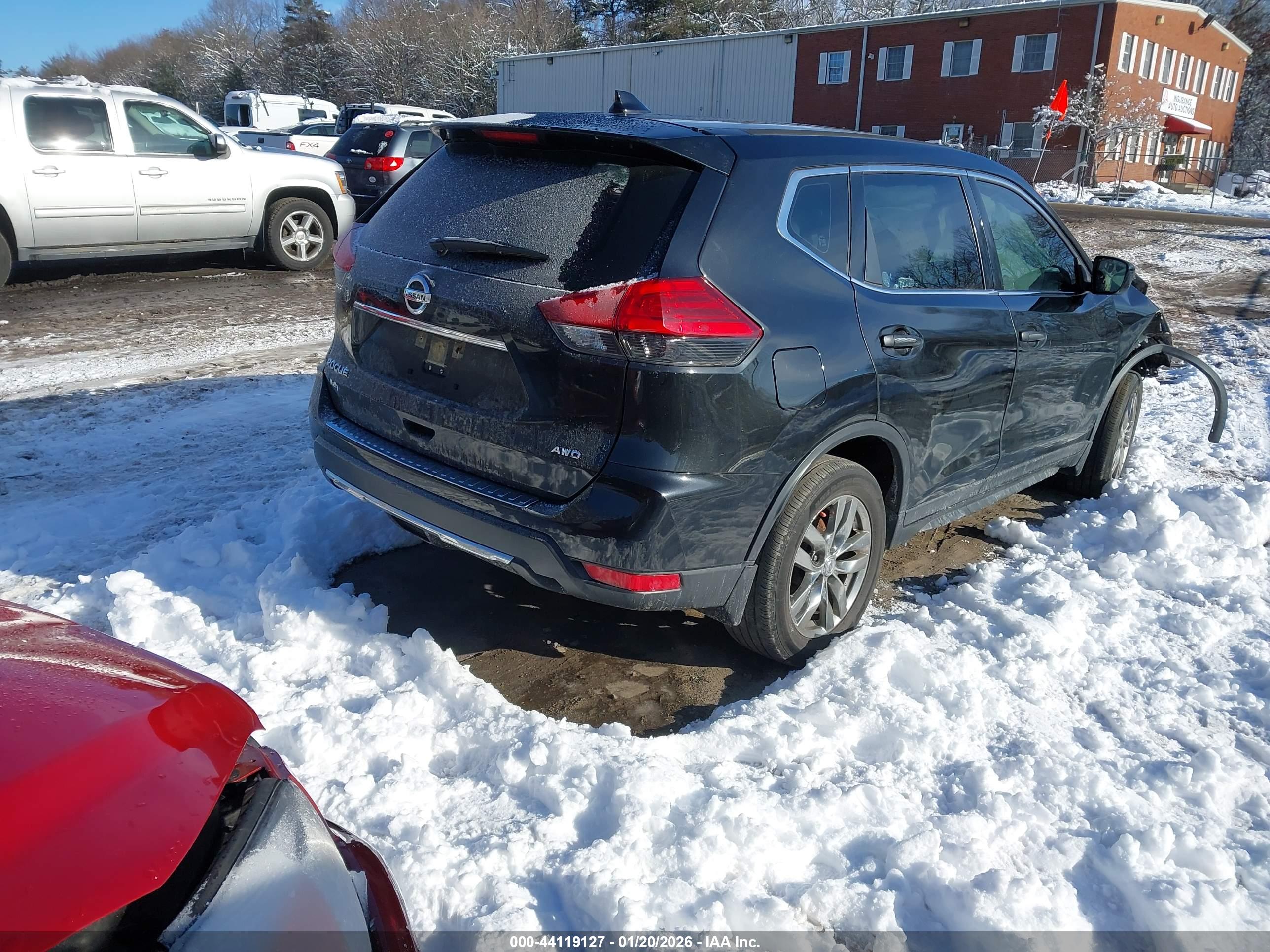 NISSAN ROGUE image 4