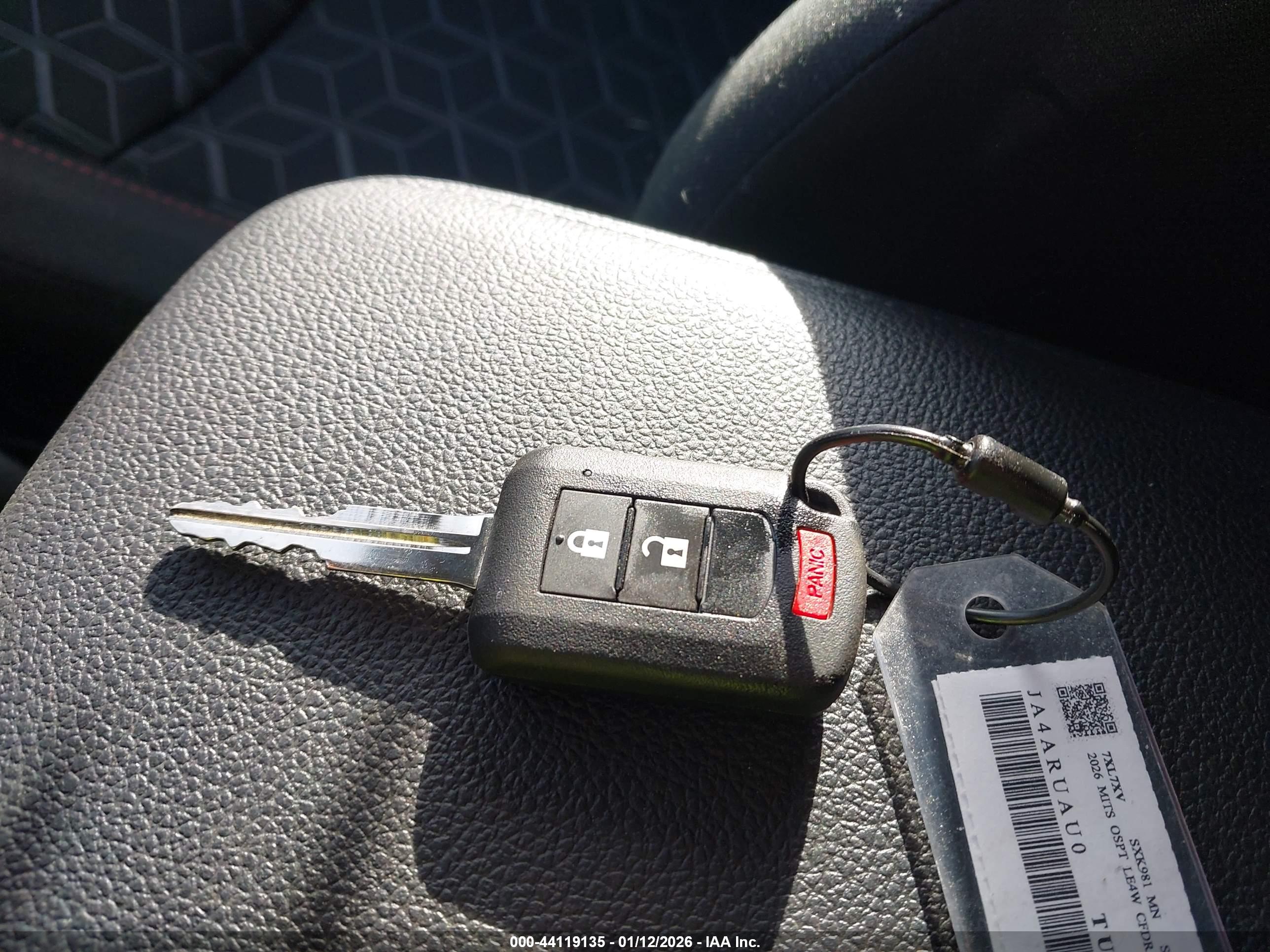 MITSUBISHI OUTLANDER image 11
