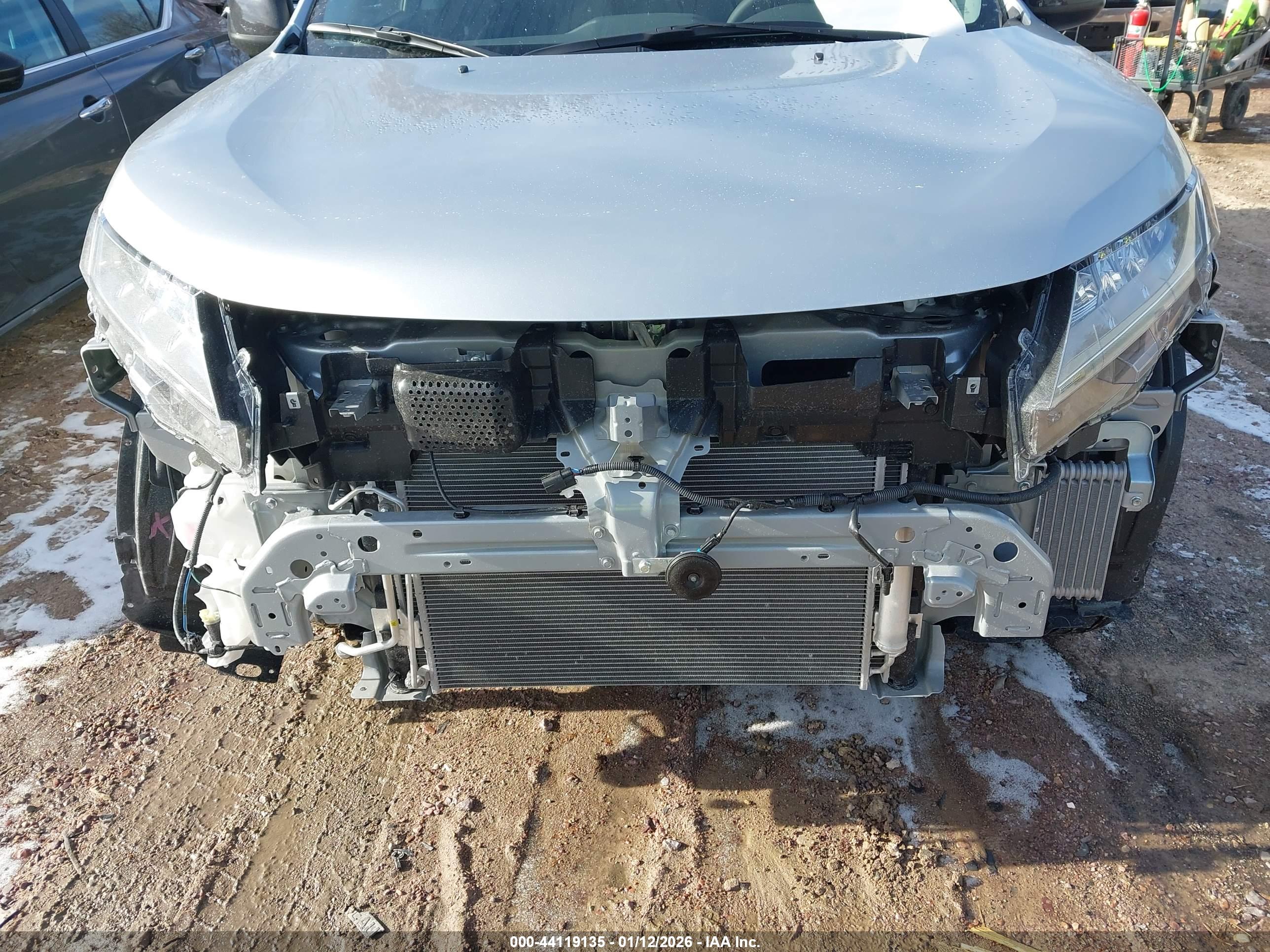 MITSUBISHI OUTLANDER image 6