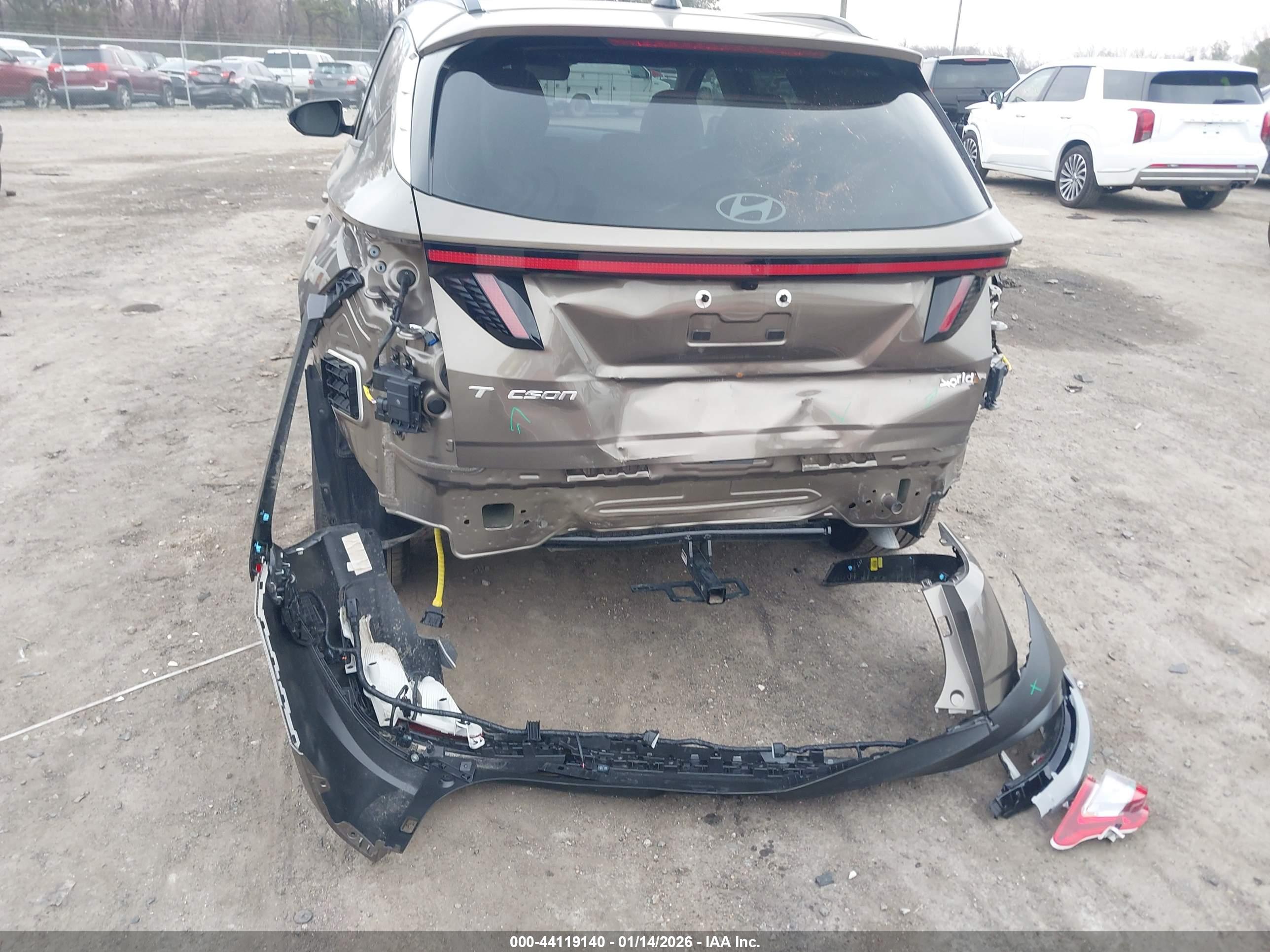 HYUNDAI TUCSON image 6