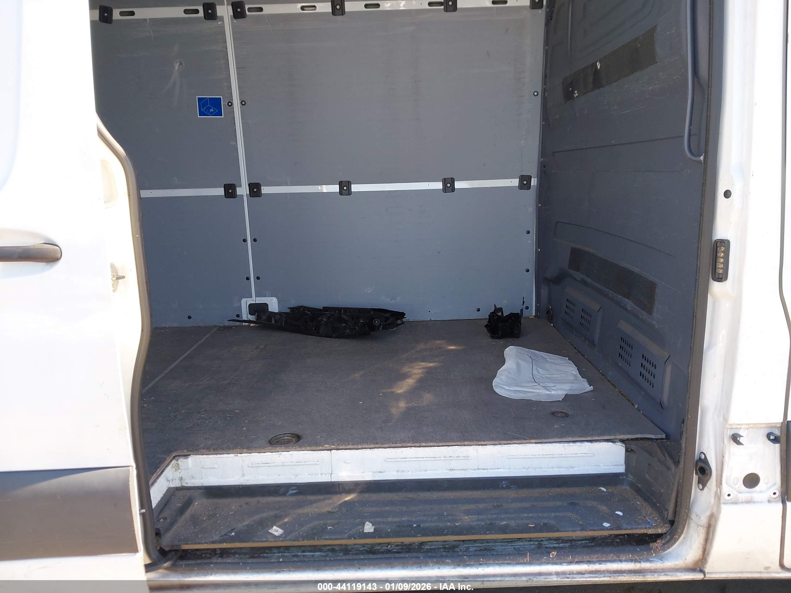 MERCEDES-BENZ SPRINTER image 8