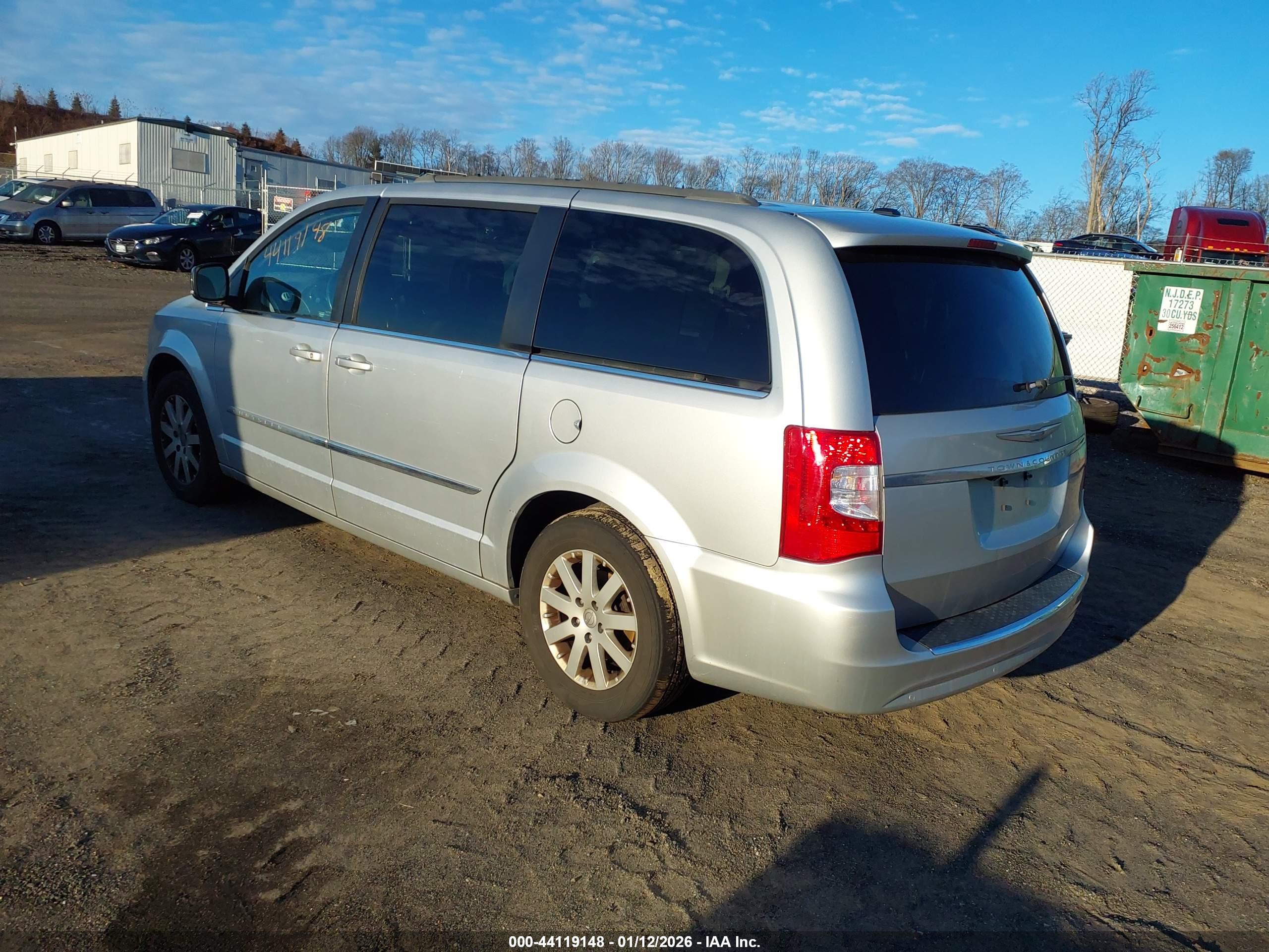 CHRYSLER TOWN image 3