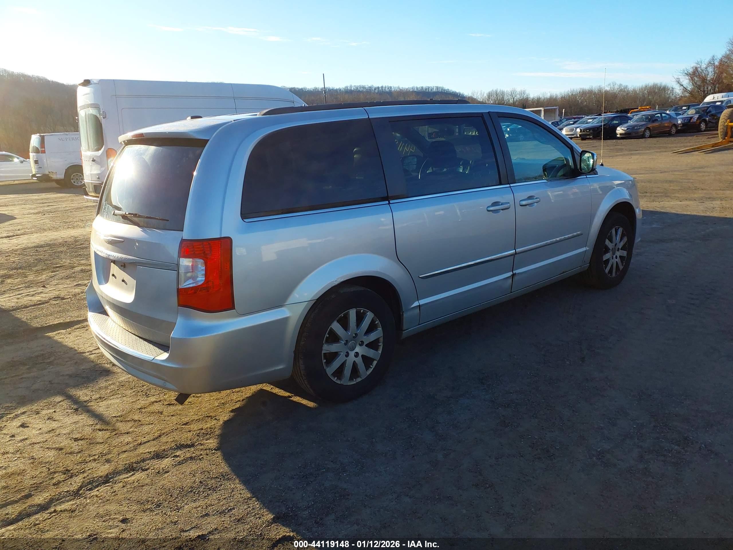 CHRYSLER TOWN image 4
