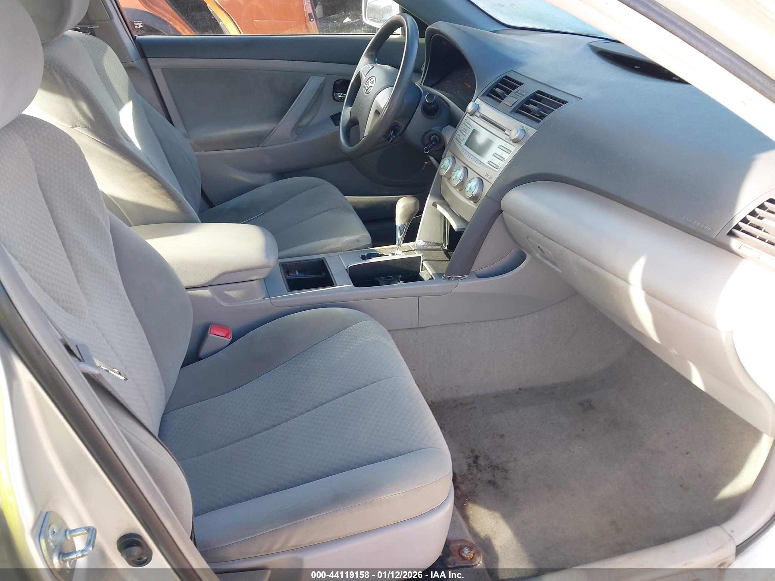TOYOTA CAMRY image 5