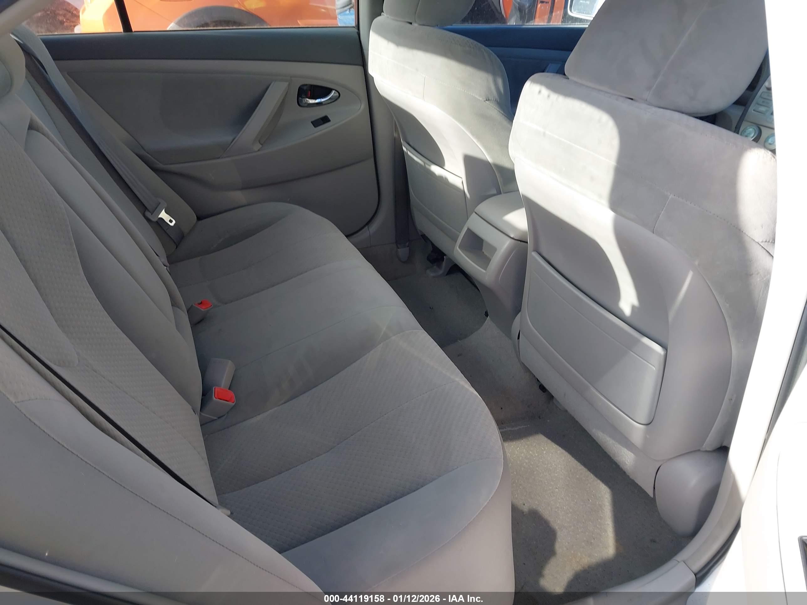 TOYOTA CAMRY image 8