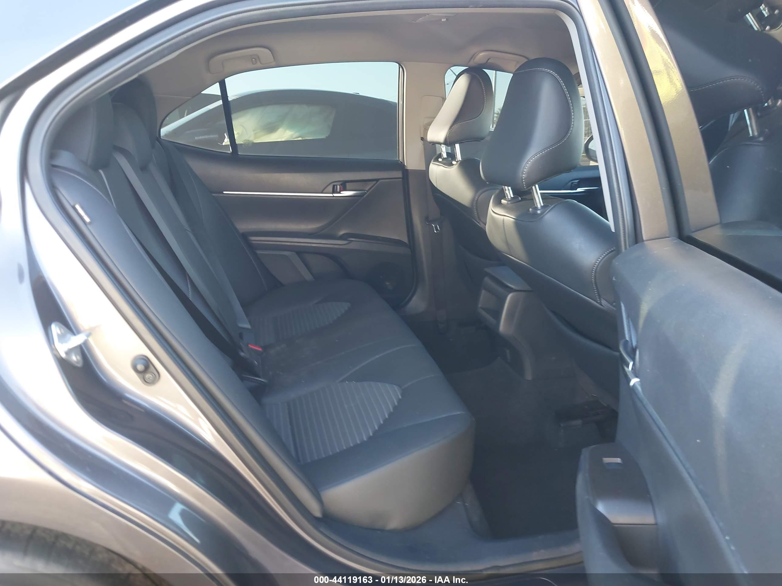 TOYOTA CAMRY image 8