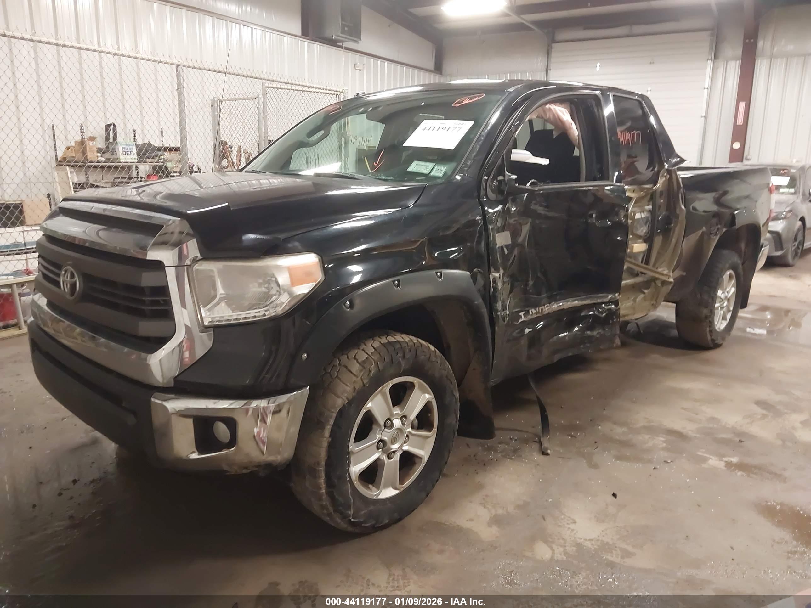 TOYOTA TUNDRA image 2
