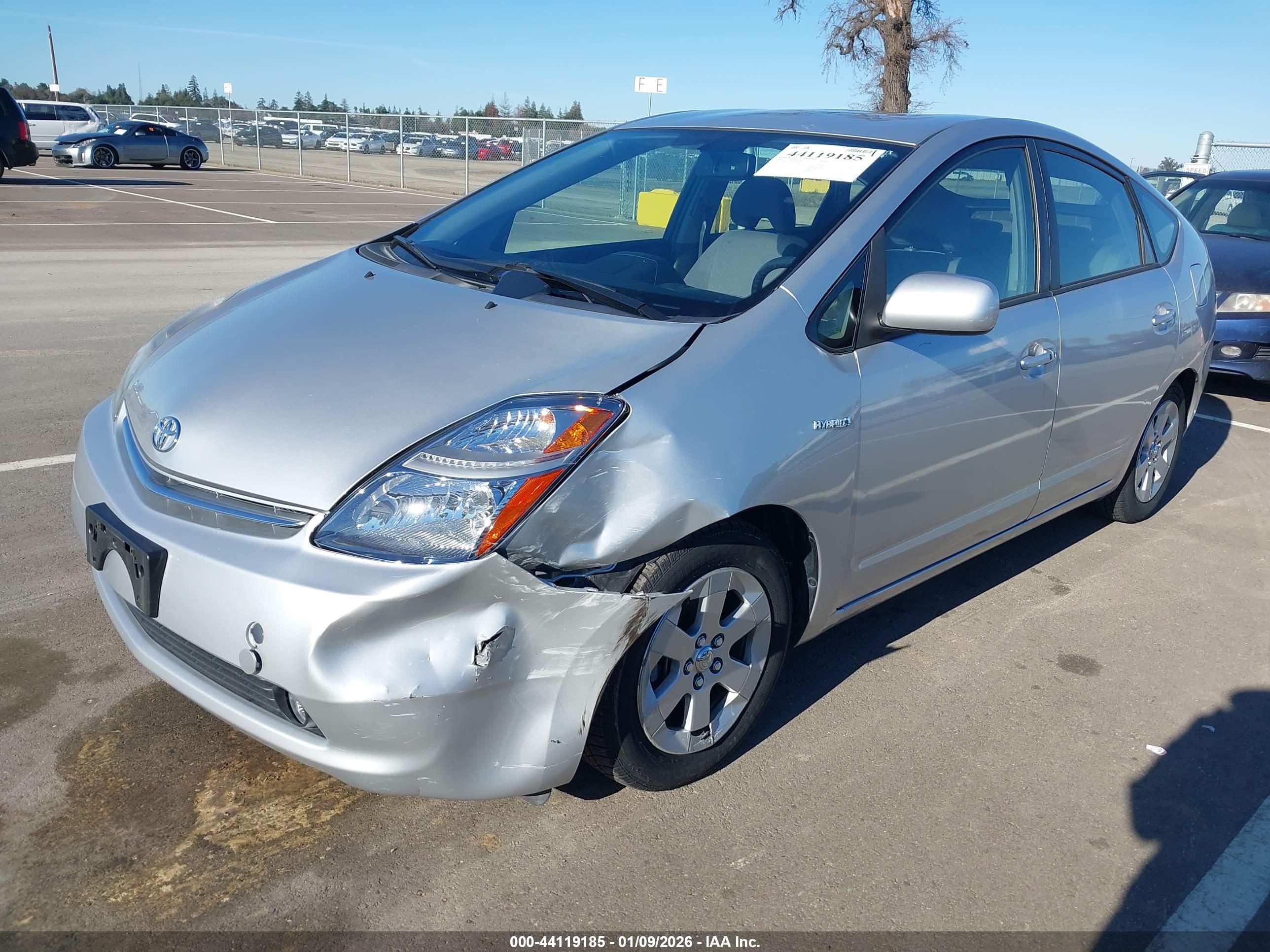TOYOTA PRIUS image 2