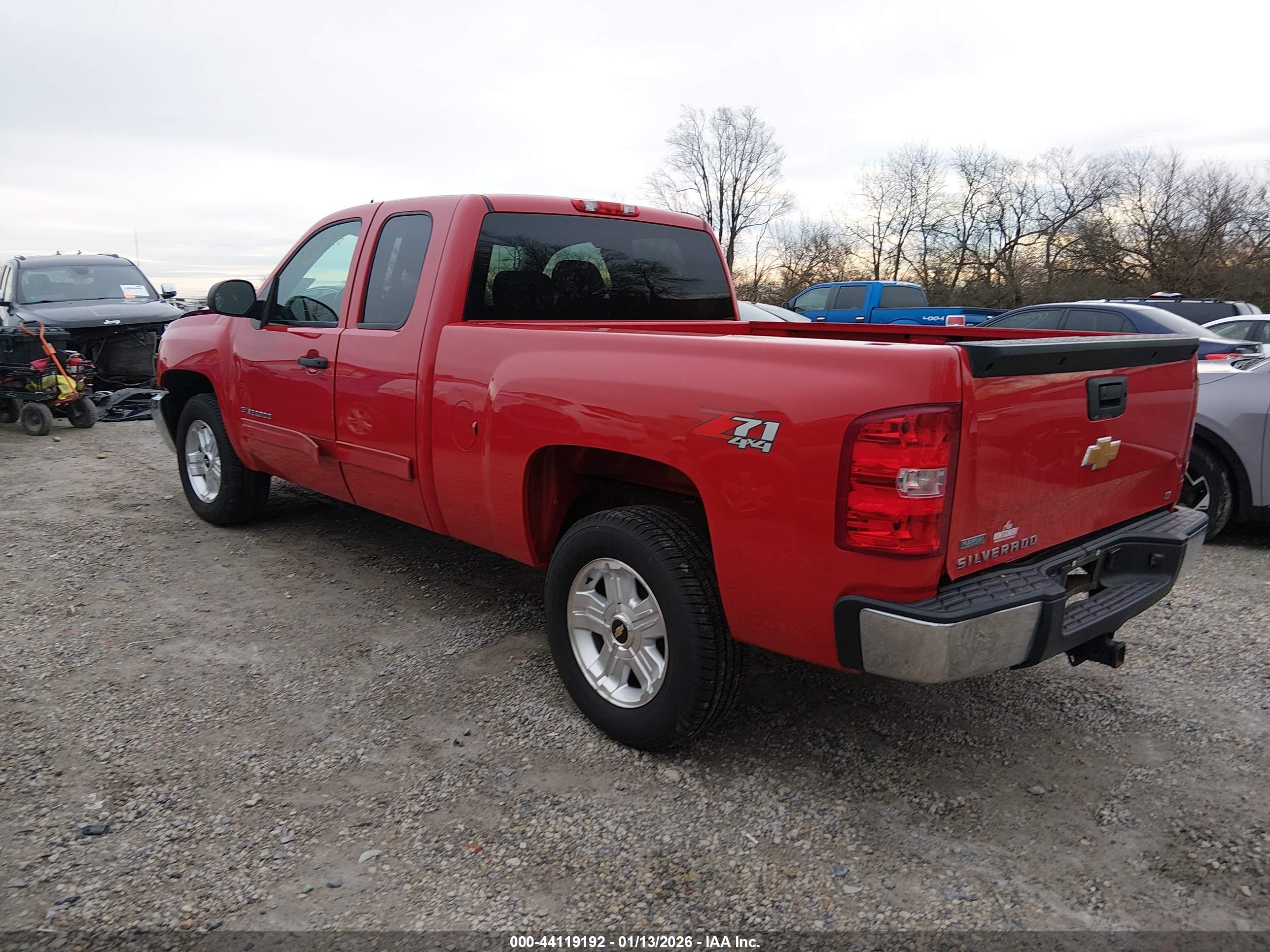 CHEVROLET SILVERADO image 3