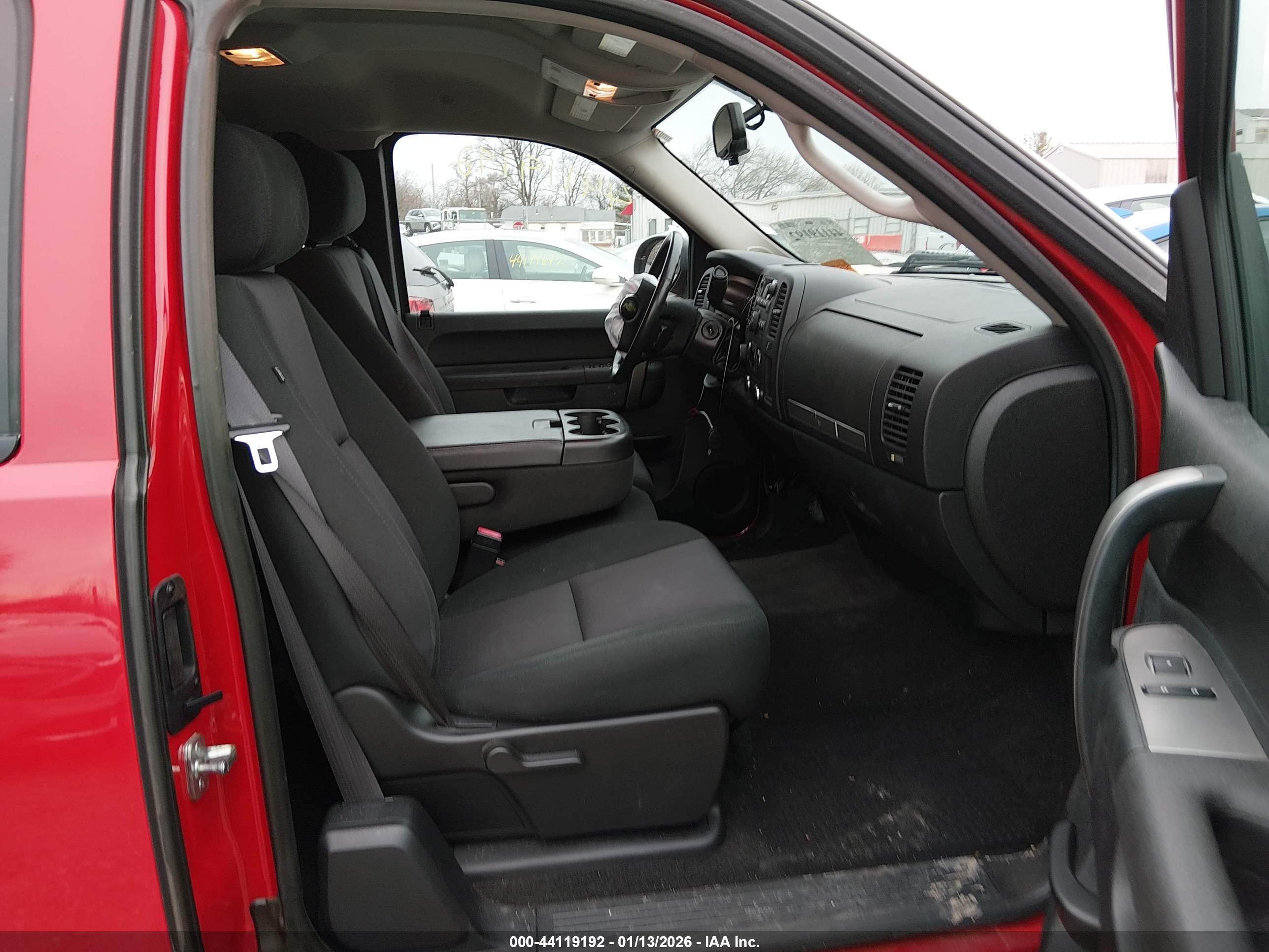 CHEVROLET SILVERADO image 5