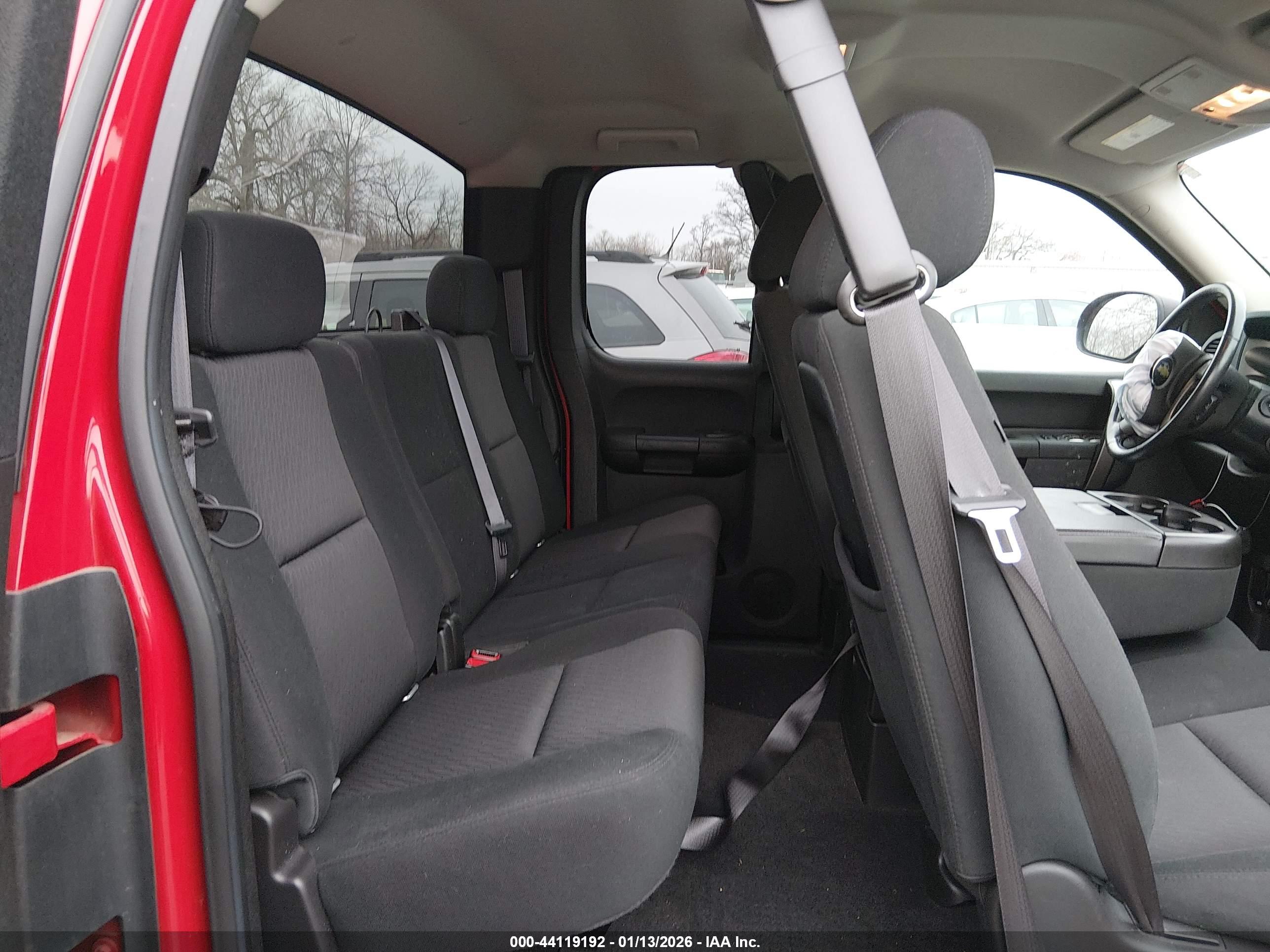 CHEVROLET SILVERADO image 8